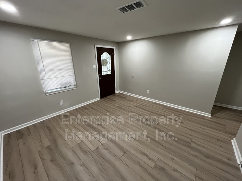 865 Haynes St – photo 2