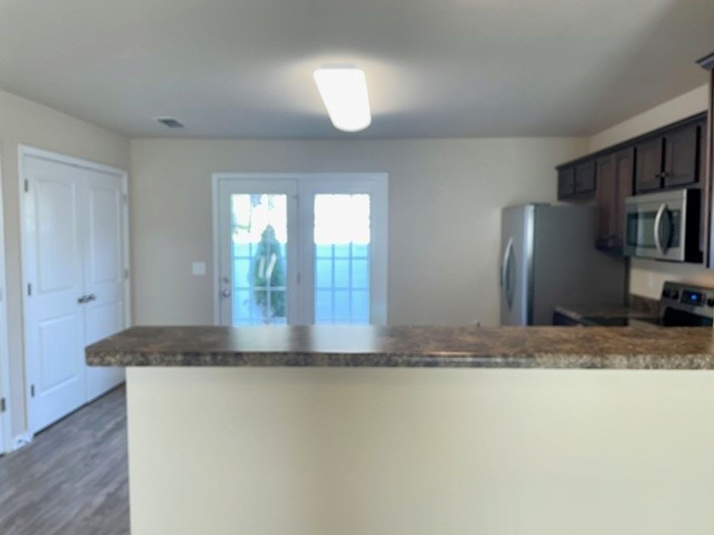250 Off Pro Rated Rent With A Move In Or Lease Start Date Of October 15Th 2024 – photo 4