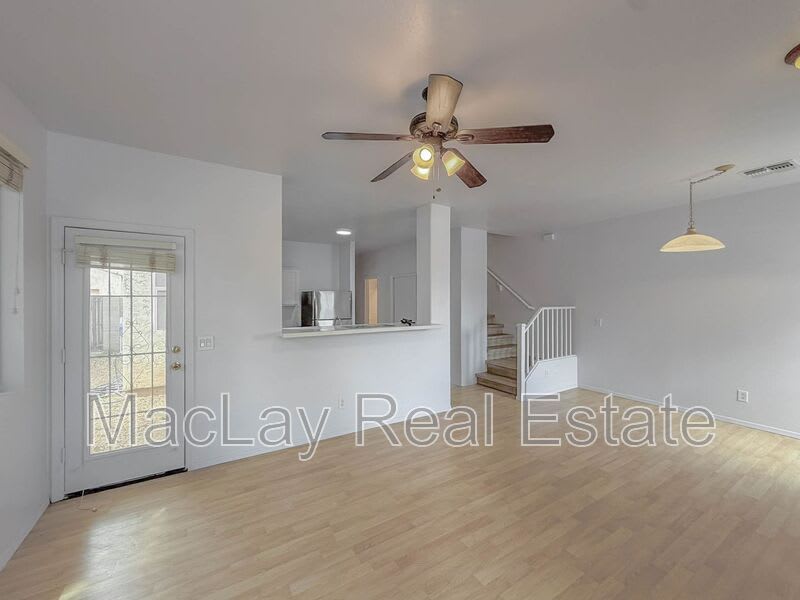 5216 W Albeniz Pl – photo 2