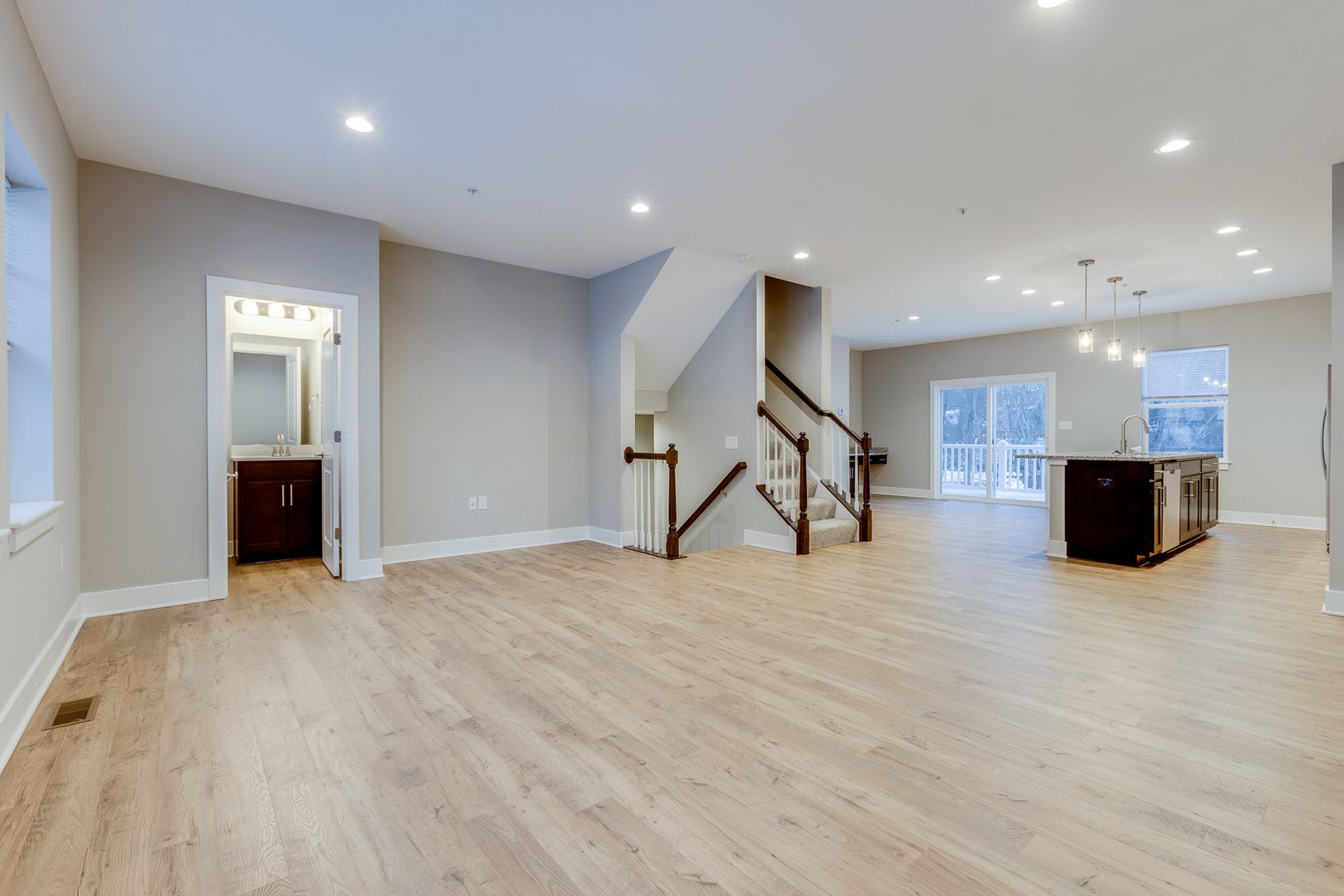 3 Bedroom End Unit Townhouse – photo 4