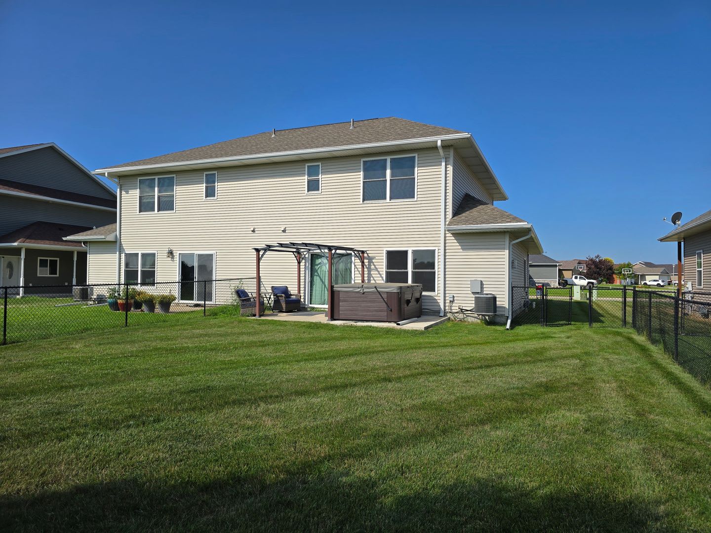 2700 3 Bed 2 5 Bath Townhome In Sergeant Bluff – photo 3