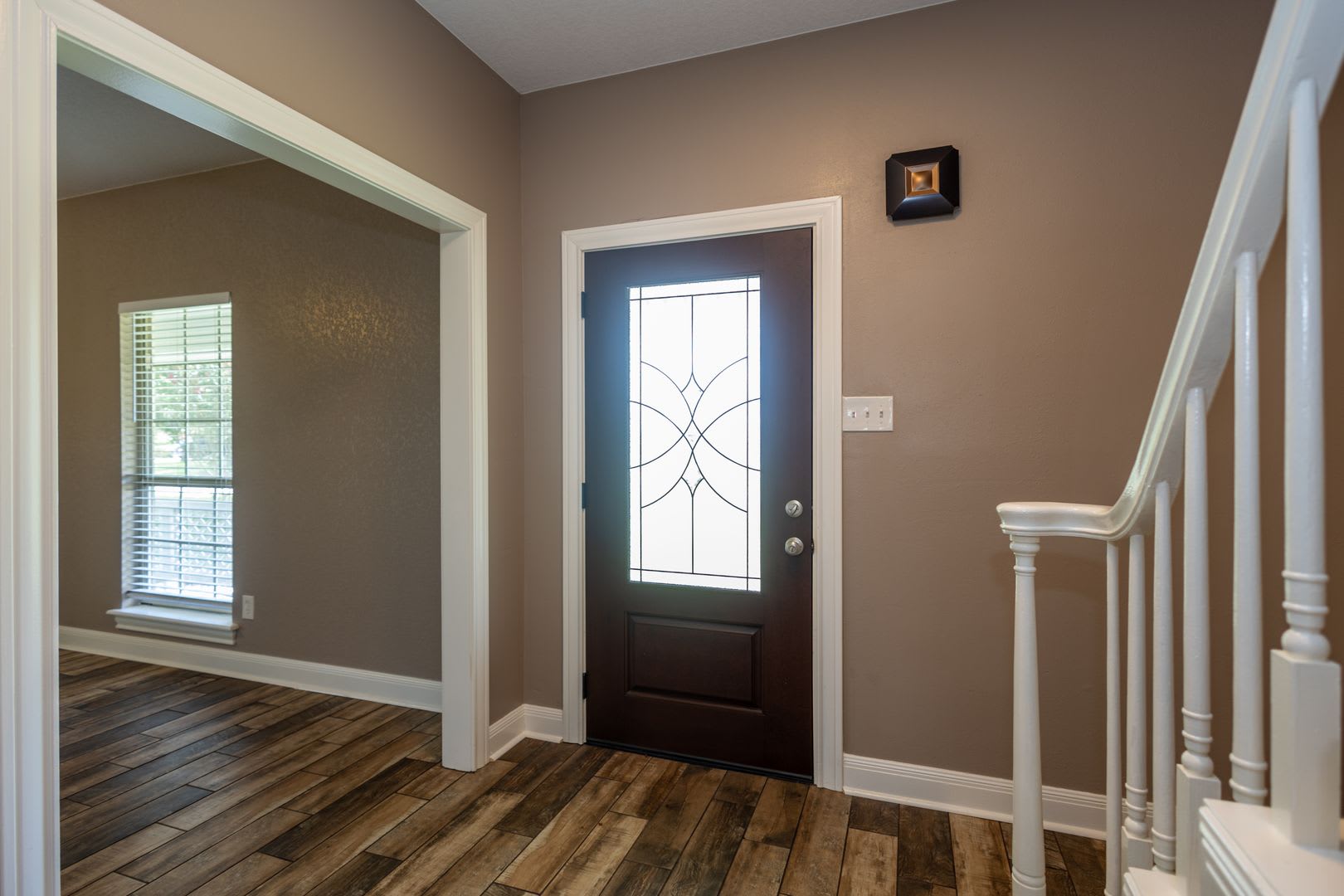 Spacious 6-Bedroom Beaumont Home with 3 Baths & 2-Car Garage – photo 2