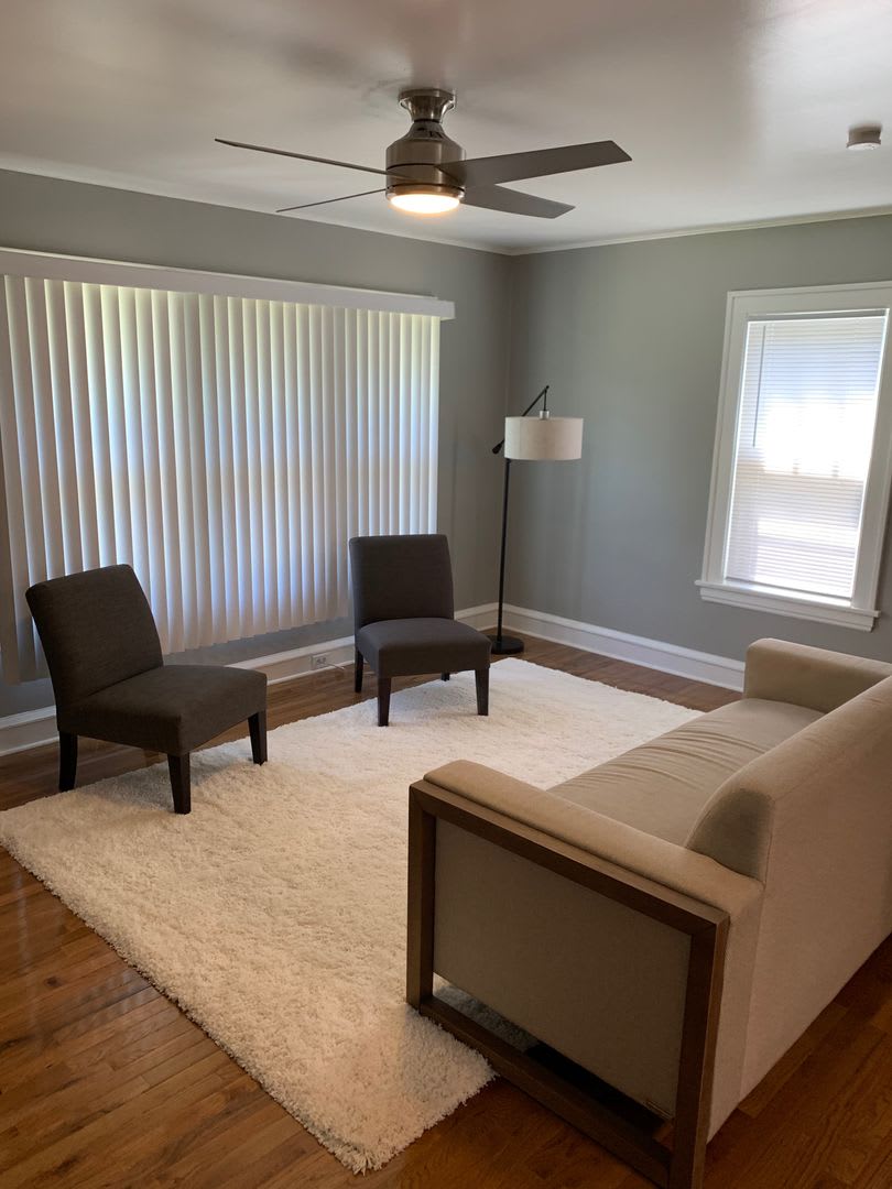 Cozy 2 Bedroom 1 Bathroom Home in South Minneapolis! – photo 5