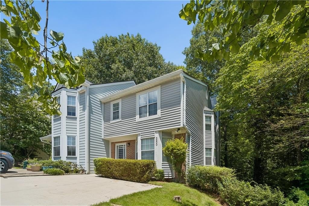 5200 Laurel Bridge Drive SE – photo 1