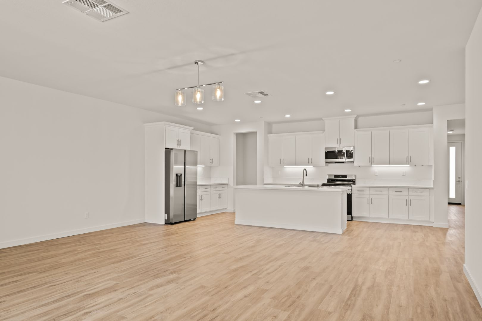 New Home in Gated Indian Palm Country Club – photo 4