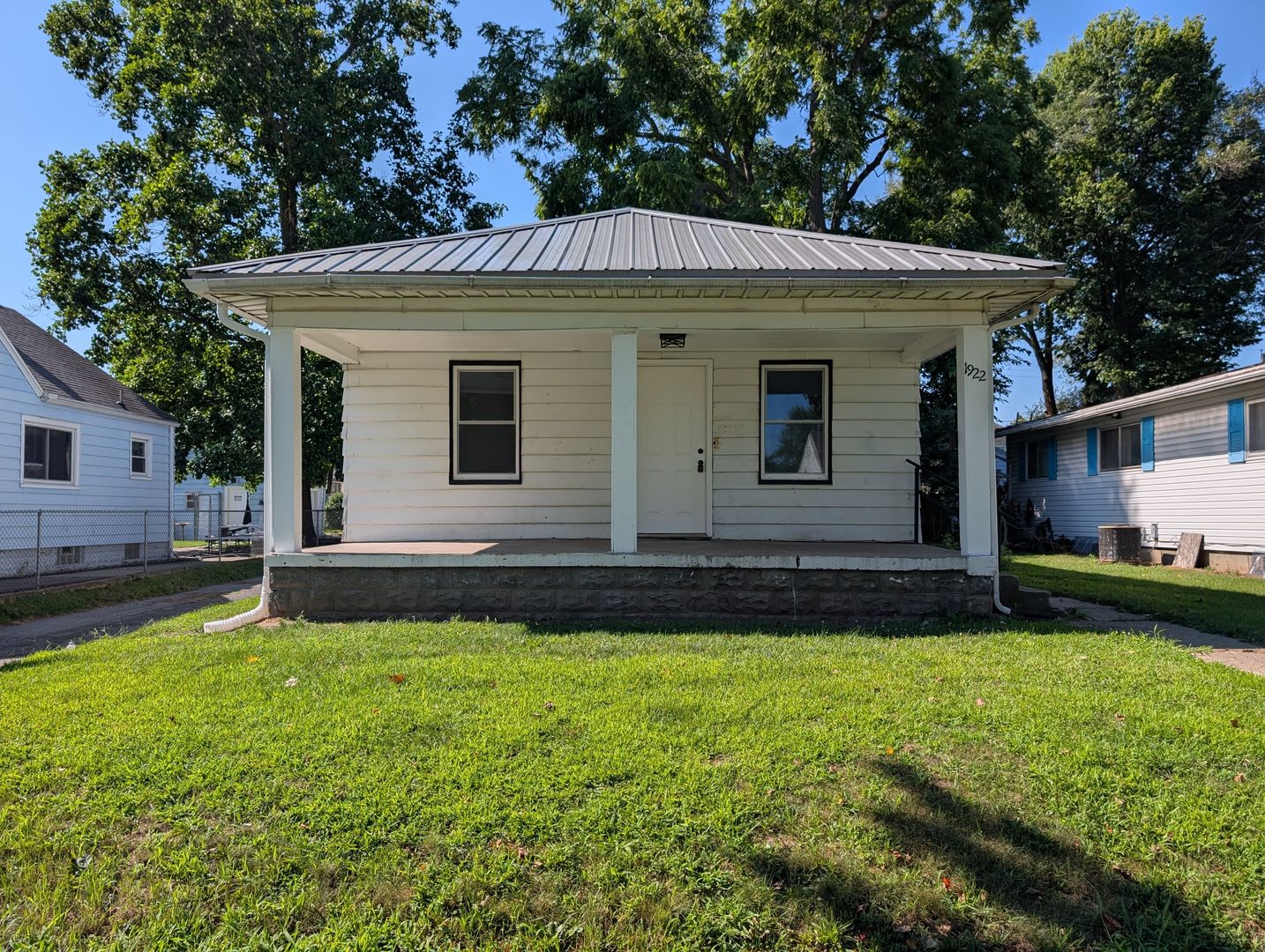 Completely Renovated 3-Bedroom, 1-Bathroom Home – $1,200/Month – photo 1