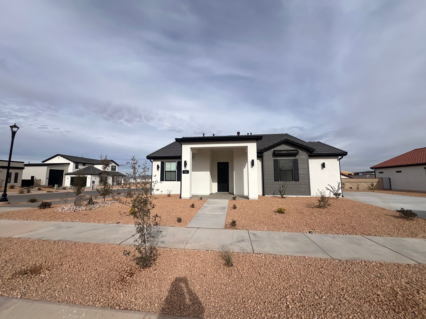 Jaw dropping Desert Color home! – photo 3