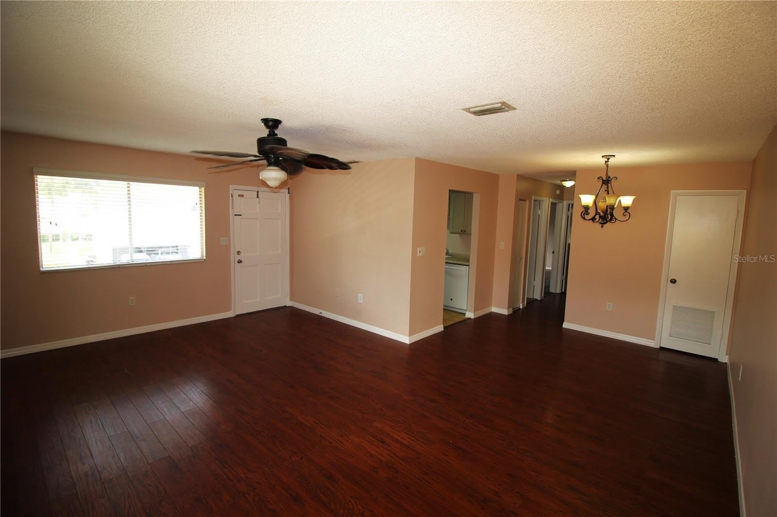 1829 BOUGH Avenue – photo 2