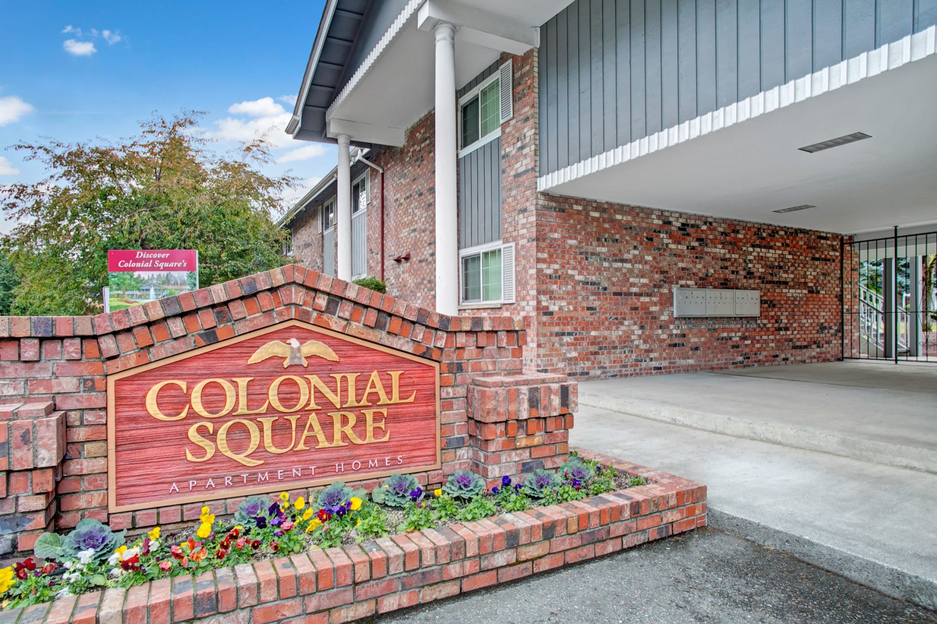 Colonial Square – photo 1