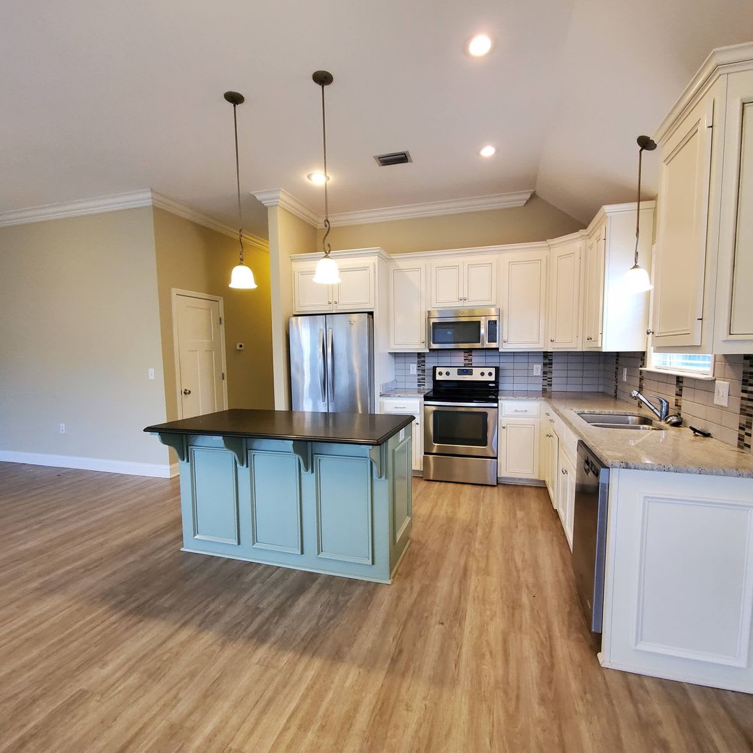 Modern Elegance Meets Southern Comfort: 4BR/2BA Gem in Northlake Neighborhood! – photo 3