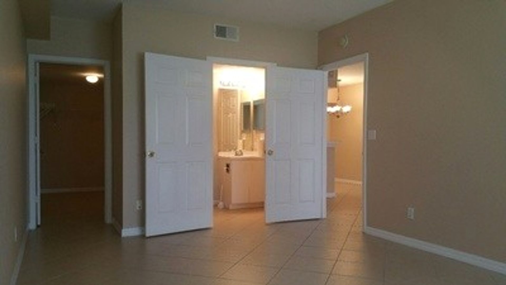 Unfurnished 1 X 1 first floor in desirable area of Bonita Springs – photo 3