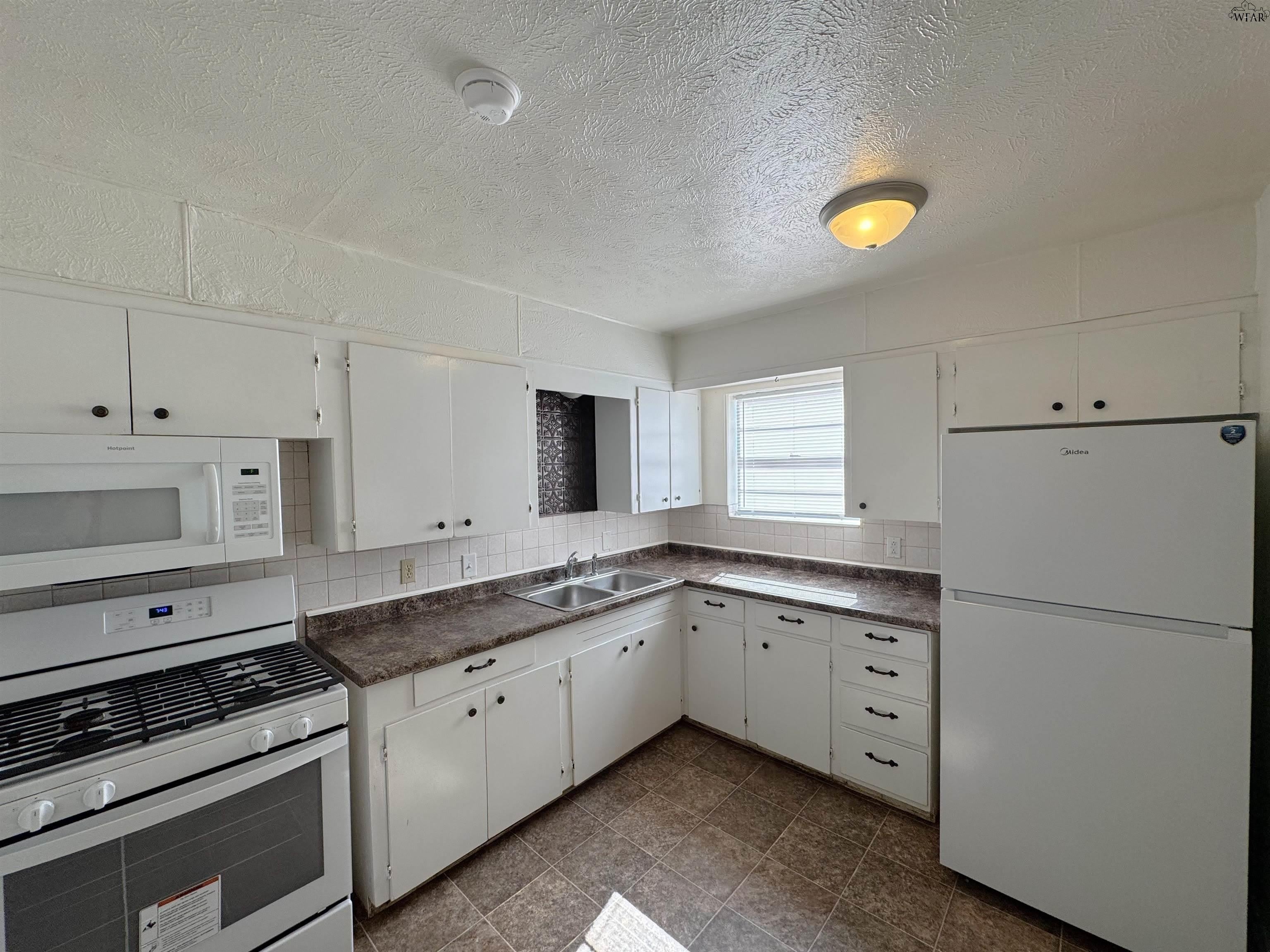 4328 FEATHERSTON AVENUE – photo 4