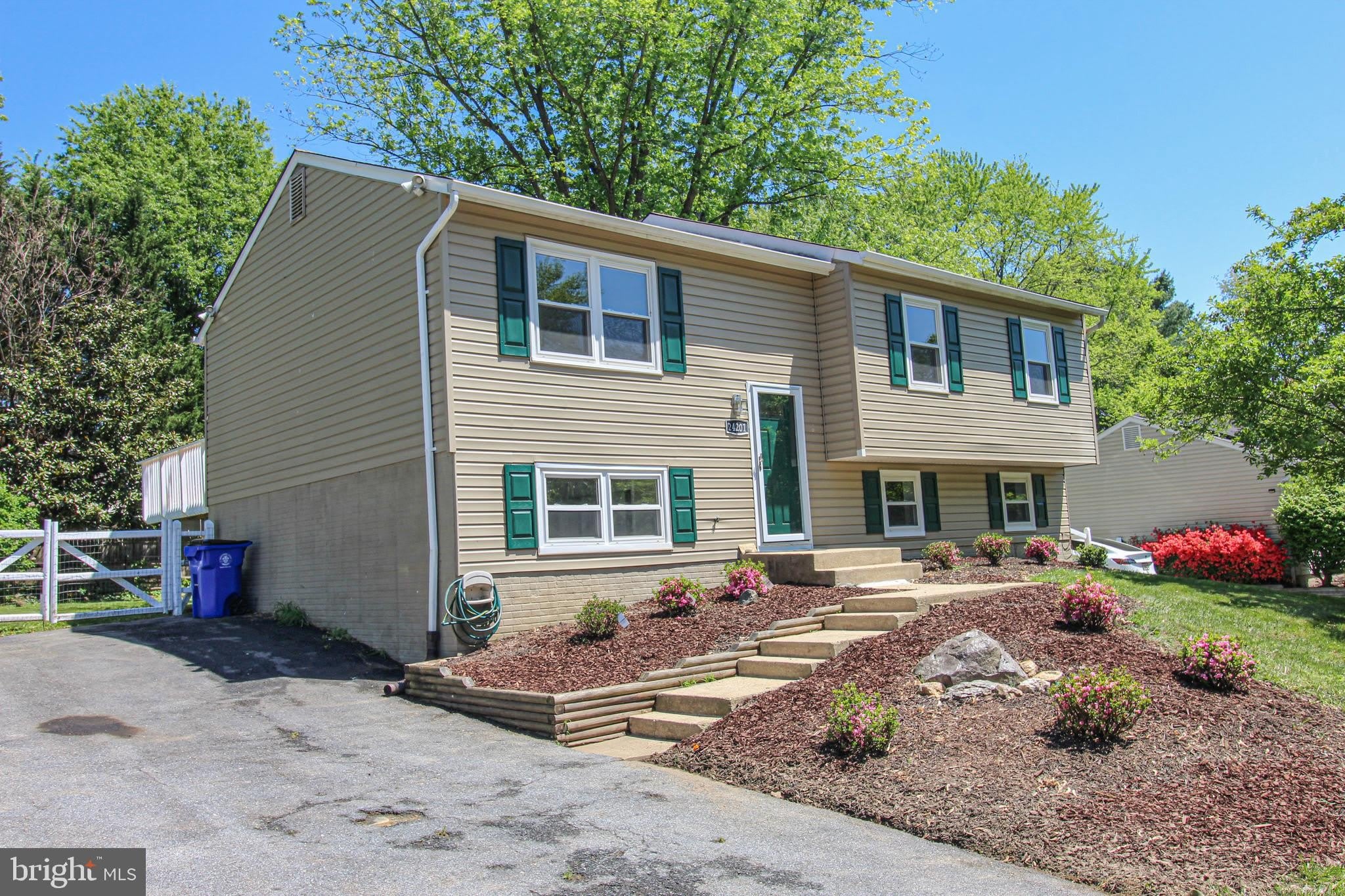 24201 Bush Hill Road – photo 2