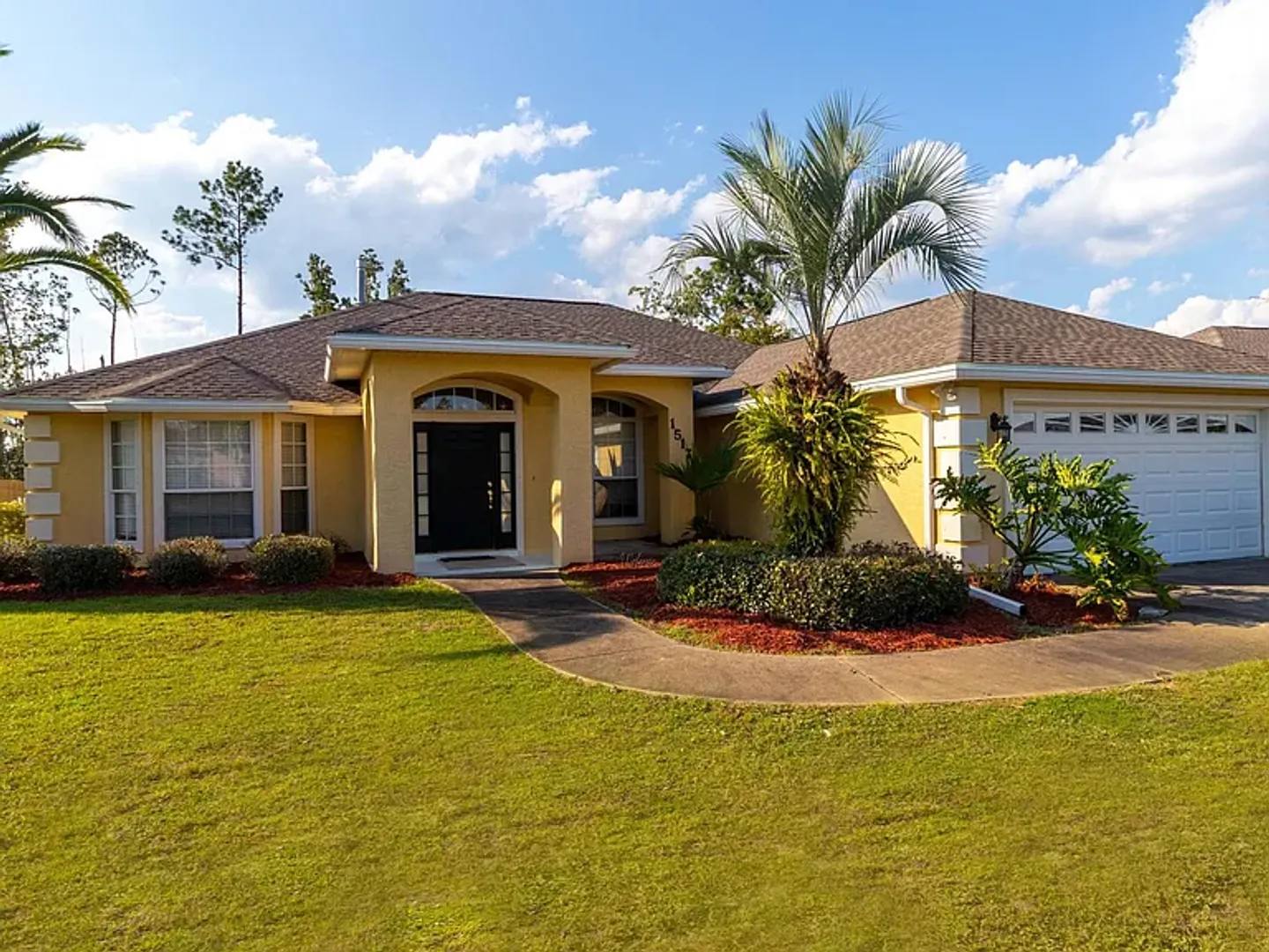 Mowat Highland Lynn Haven 3 Bedroom 2 Bathroom – photo 1