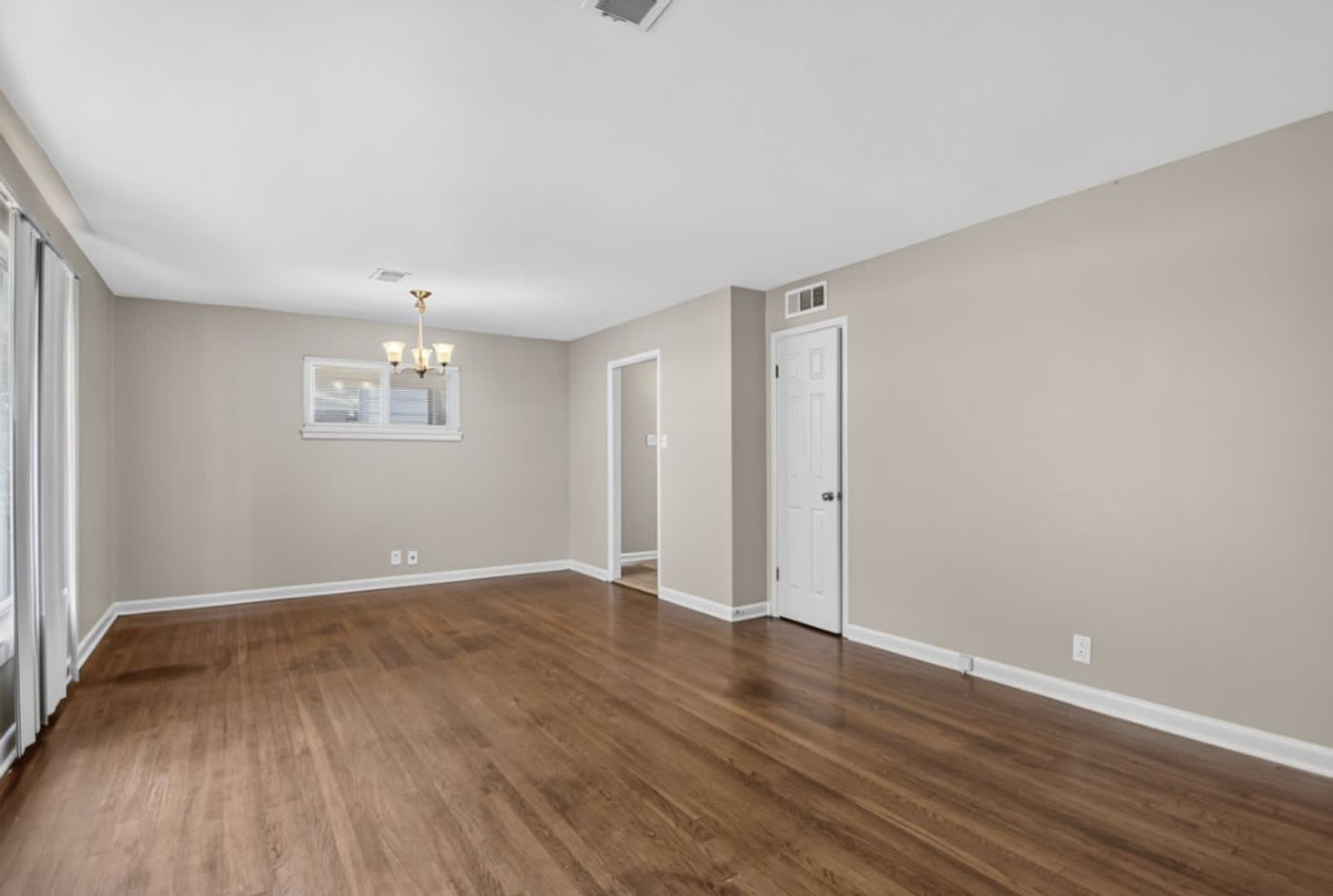 Charming 3-Bedroom Home in a Convenient Little Rock Location – photo 5