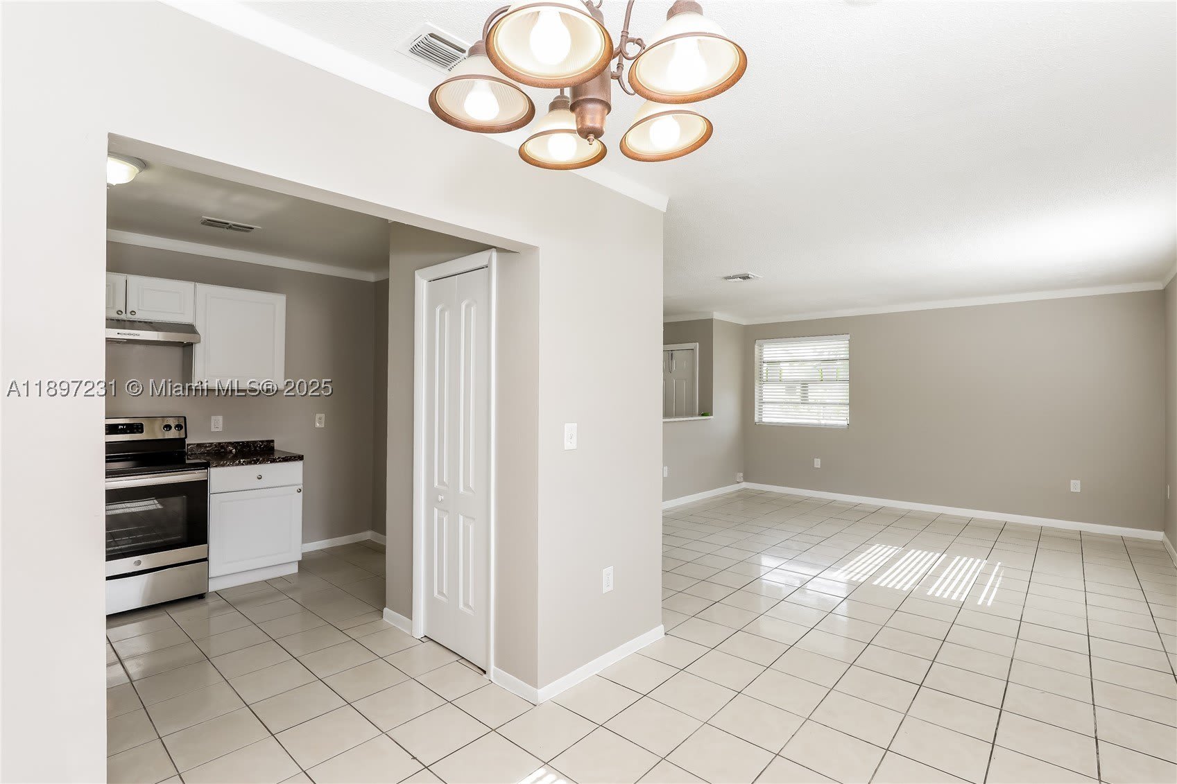 381 NE 164th St – photo 5
