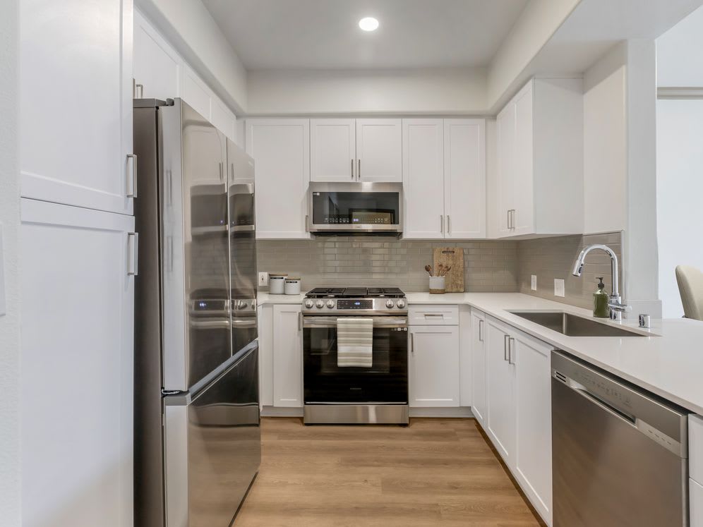 Avalon Thousand Oaks Plaza – photo 1