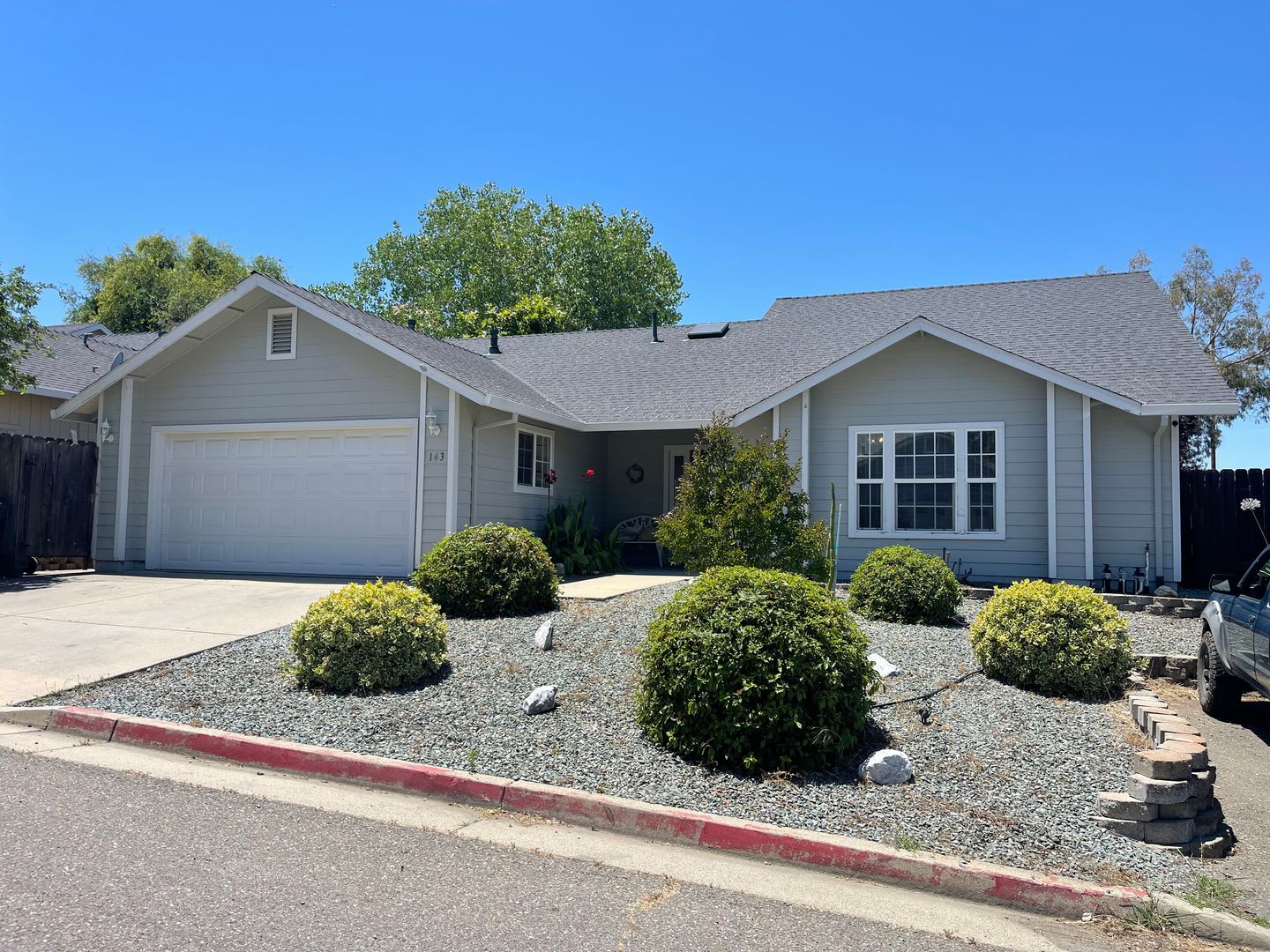 3Br 2Ba Home With Golf Course Access – photo 1