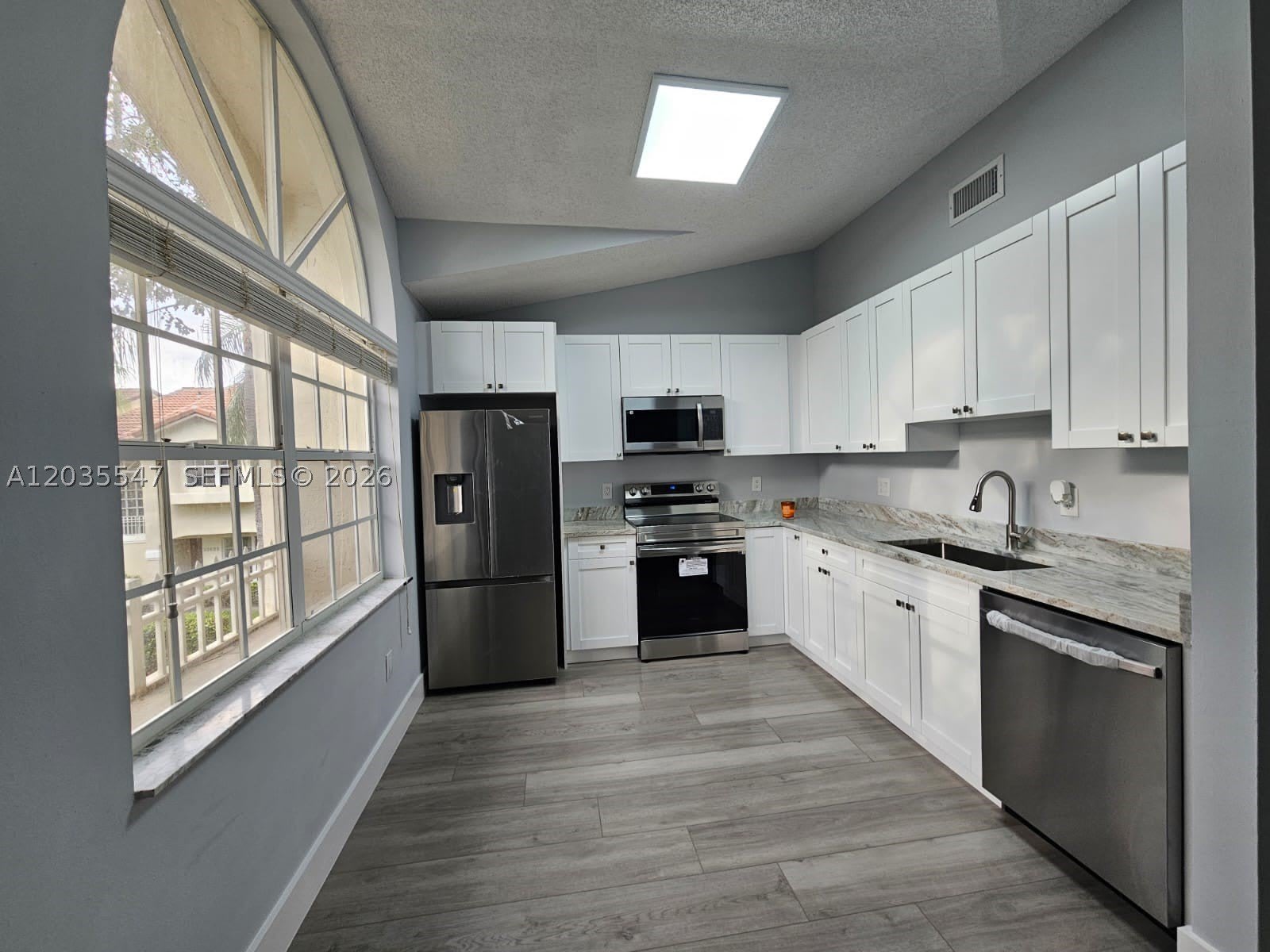 10823 NW 3rd Ct – photo 1