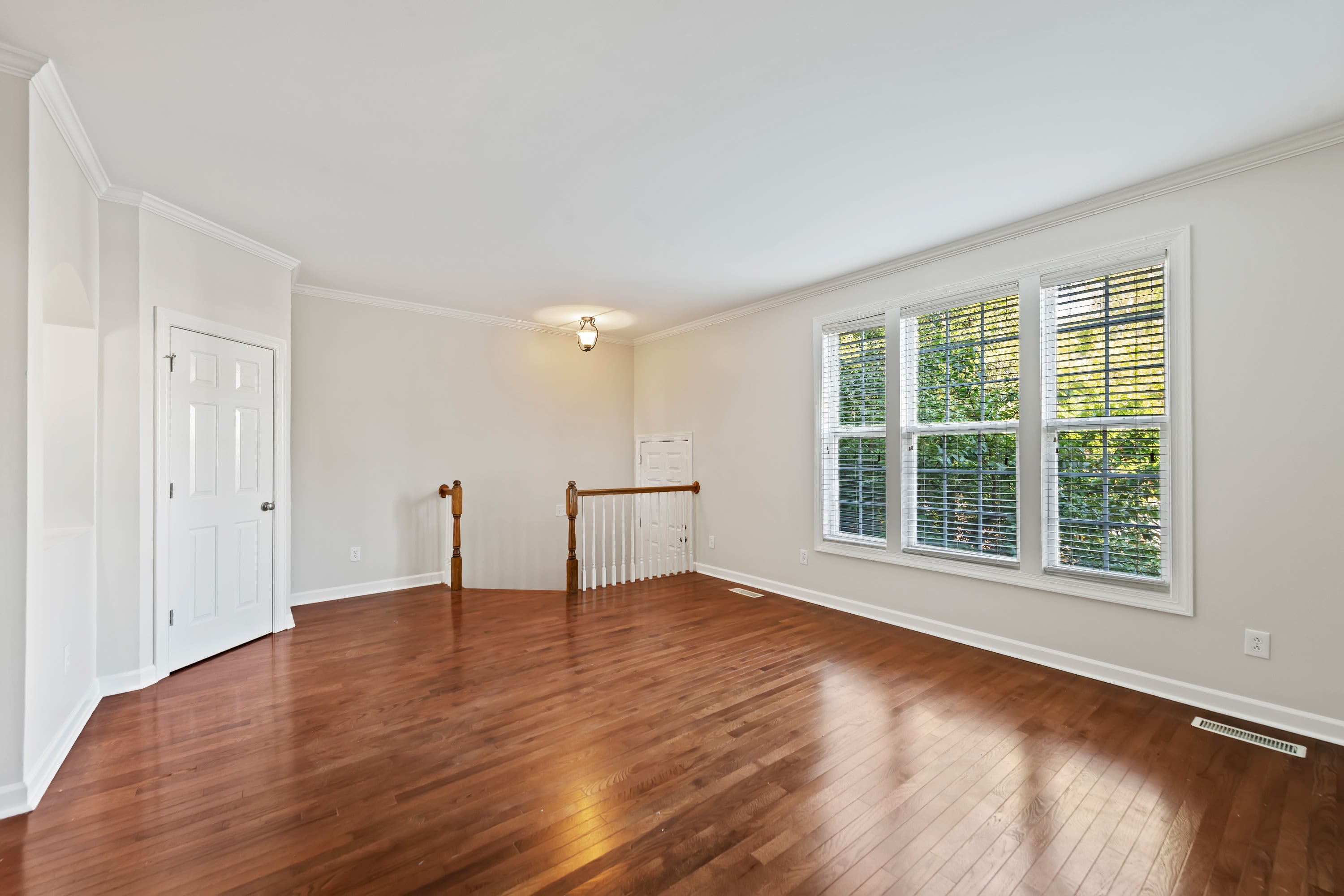 3645 Edgemont Drive – photo 2