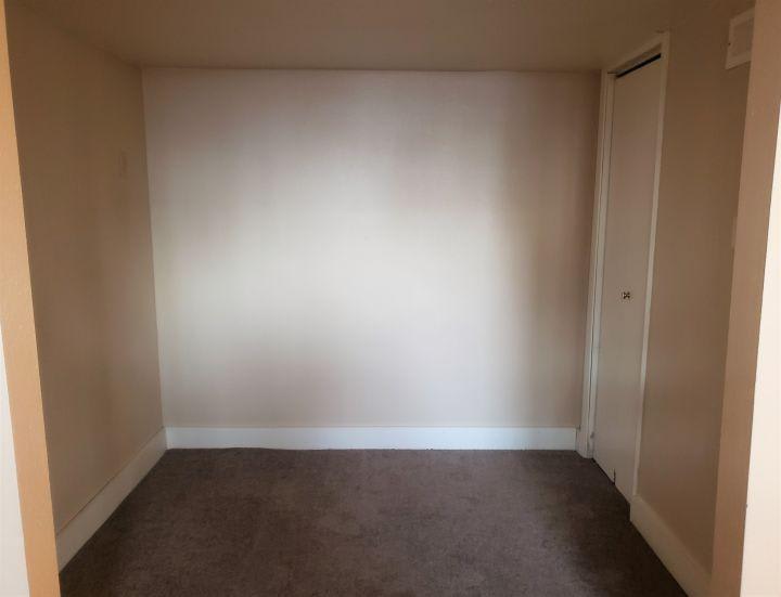 524 1 2 Avenue E – photo 4