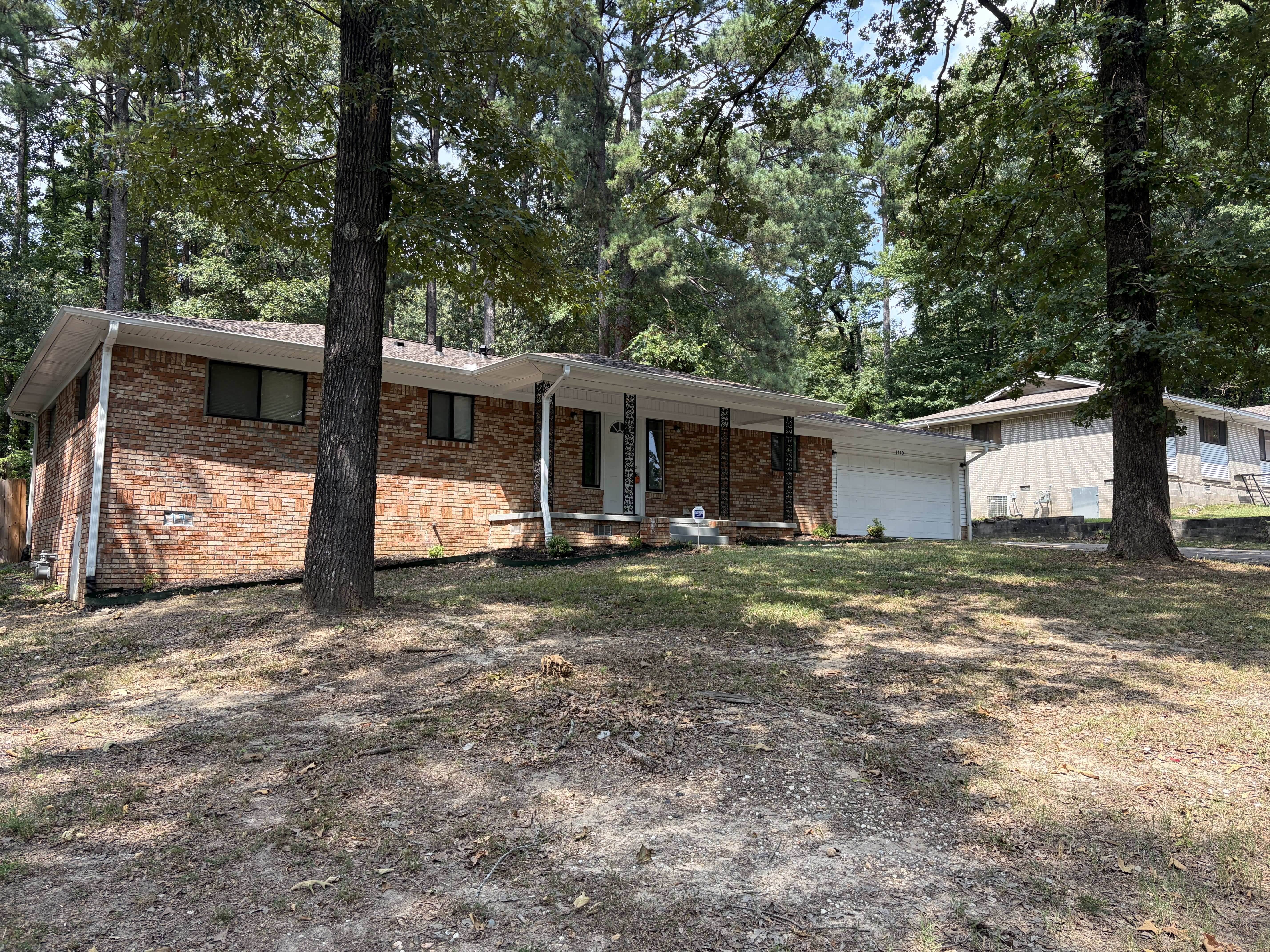 1710 Cedarhurst – photo 2
