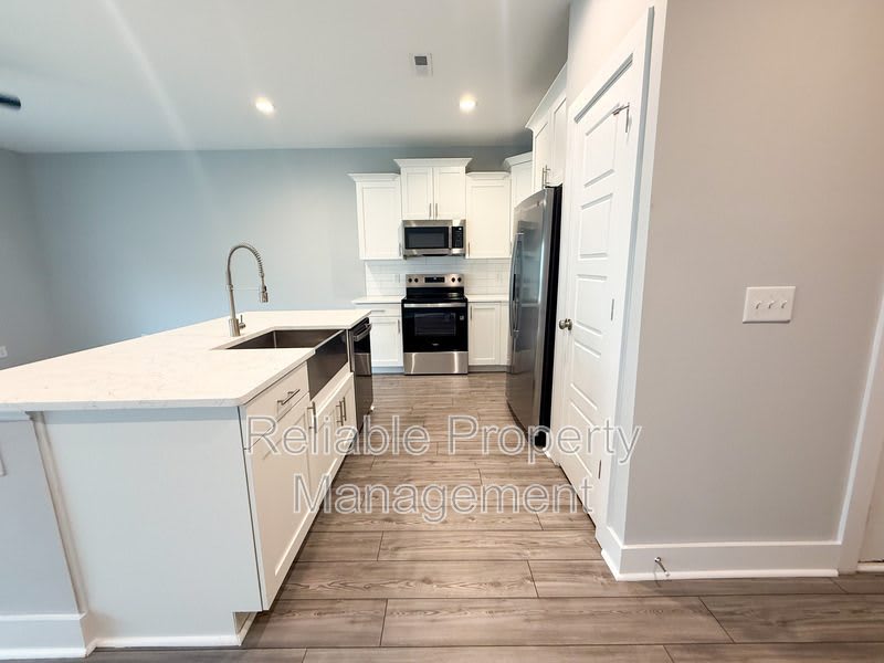 10 Slater Drive – photo 3