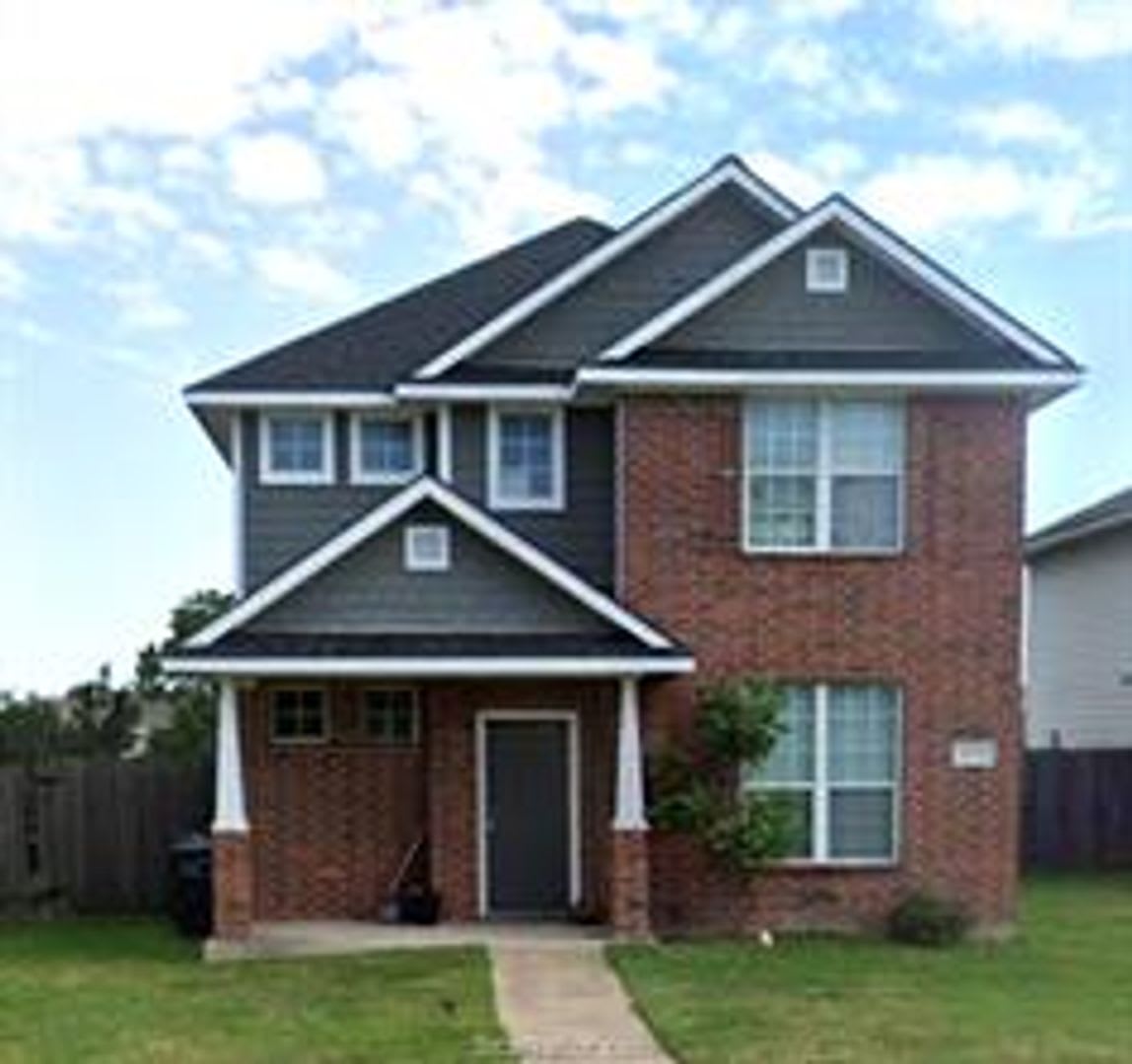 Beautiful 4 bedroom Home! Minutes from Texas A&M – photo 1