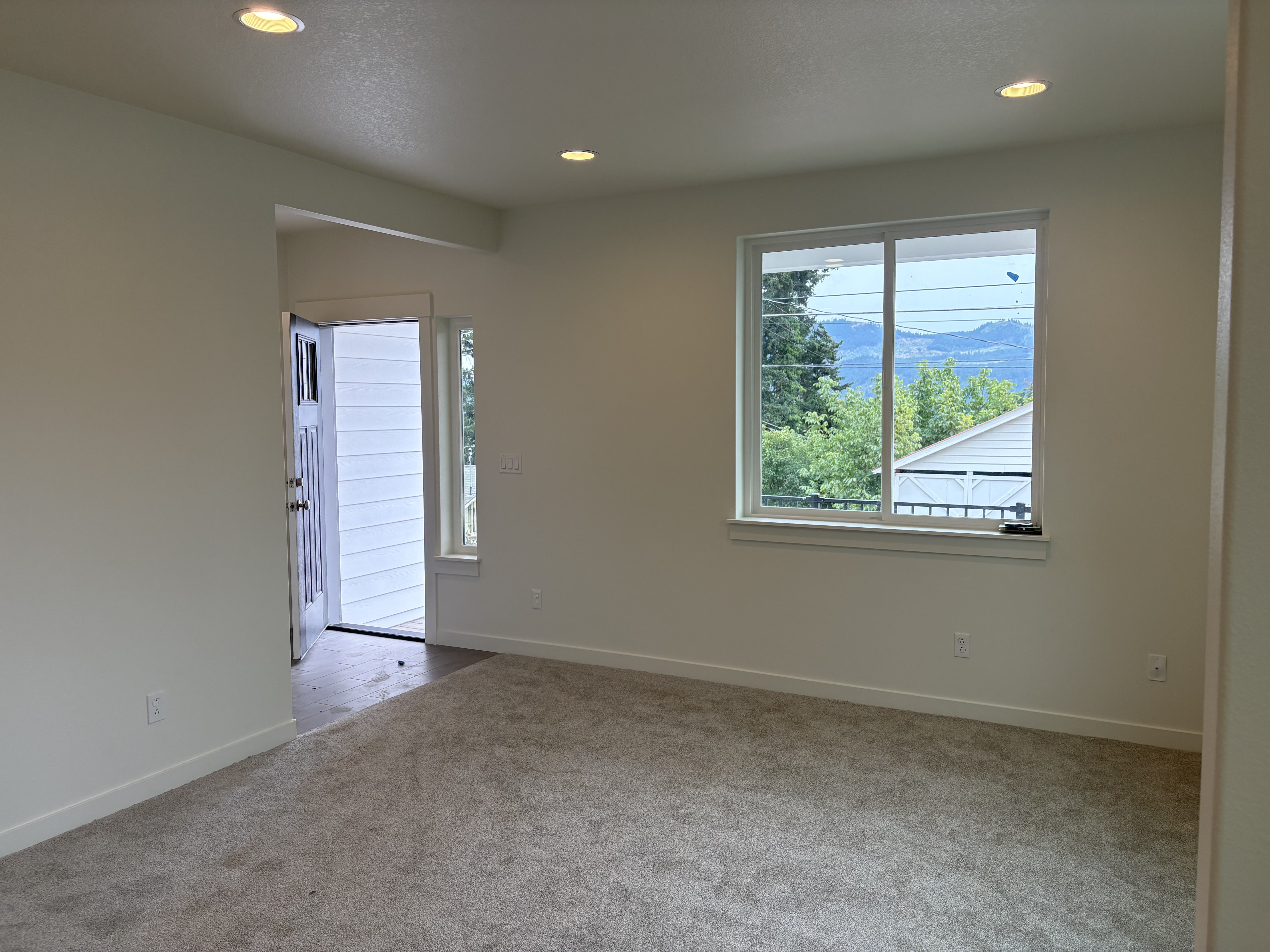 330 Ne Washington St – photo 3
