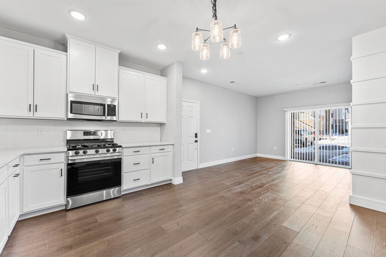 No Stairs! Main Level 2 Bed 2 Bath Condo near Buckley! Detached garage included! – photo 3