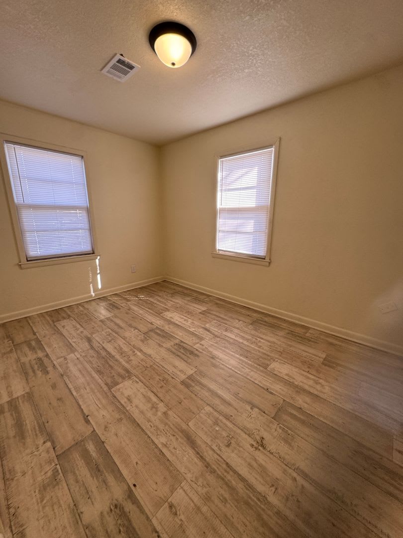 3 Bed / 1 Bath house in Truman. READY NOW! – photo 3