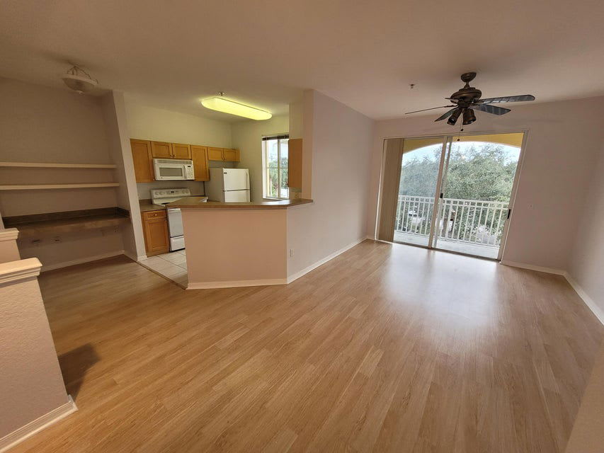 11010 Legacy Drive – photo 4