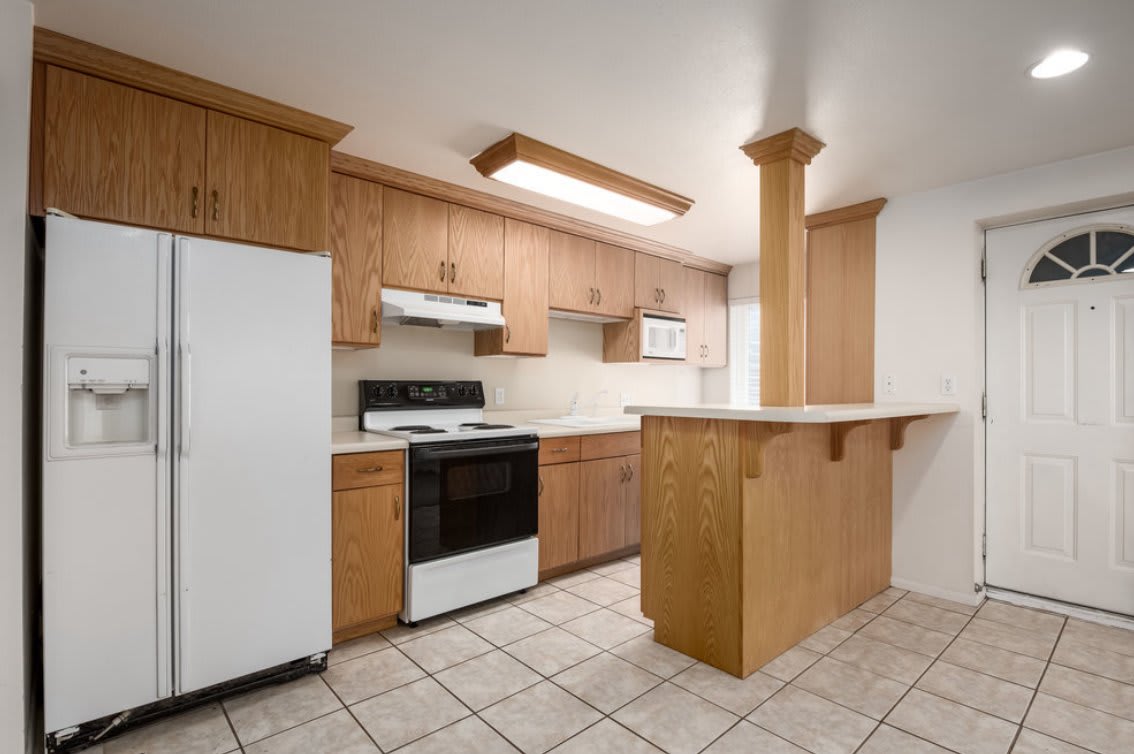 589 Canyon Road – photo 2