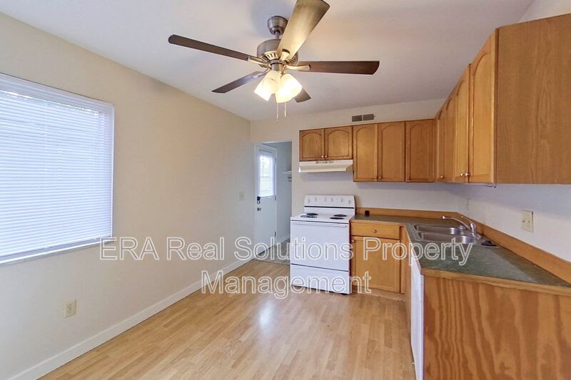 2462 Hiawatha Street – photo 5