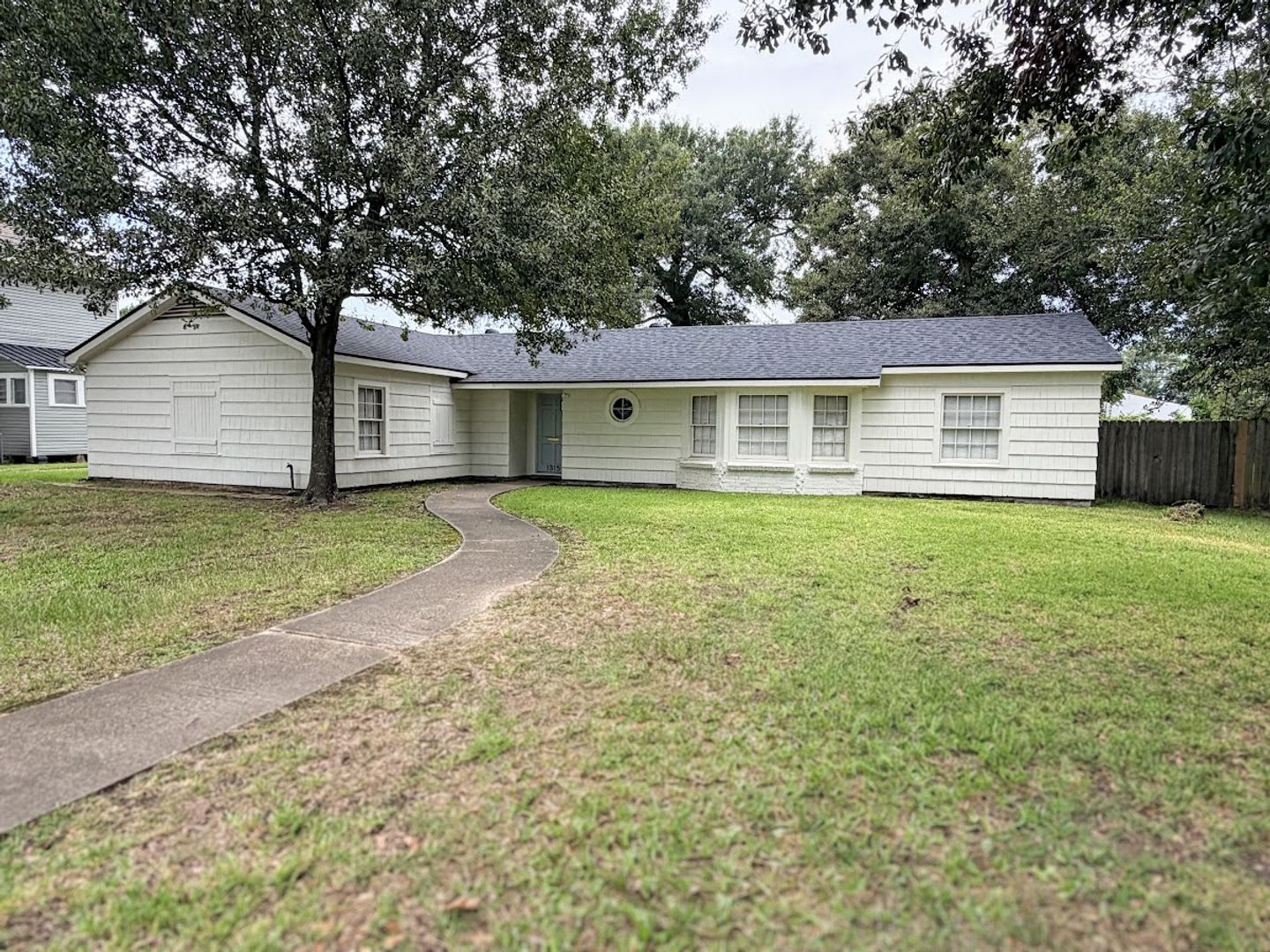 Cozy 3 bedroom, 2 bathroom home in Lake Charles – photo 1