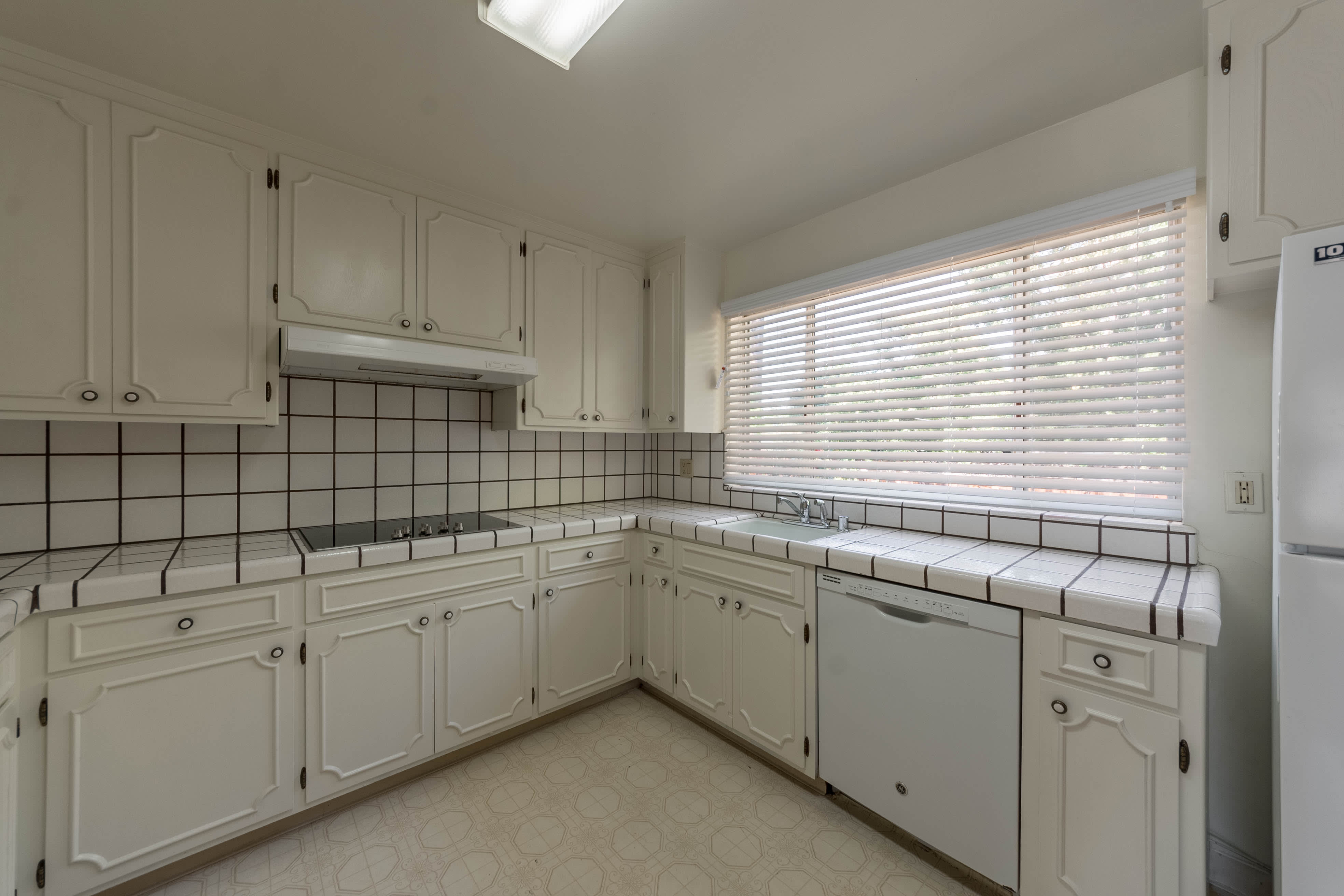 2015 Hull Ave – photo 5