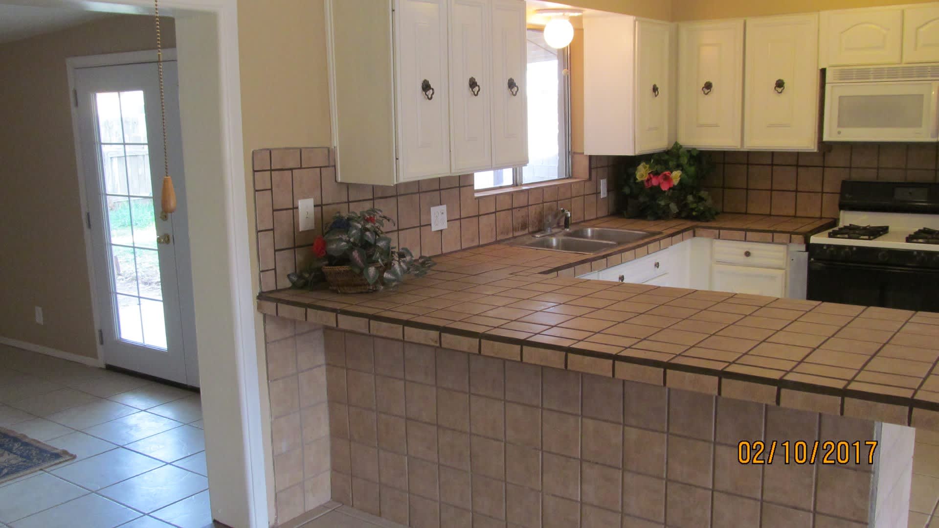 Open House Tuesday September 1St 2026 From 4 30Pm 5 30Pm Large 4Br 2Ba House Tile Remodeled Great Location Near Mcc Shopping Etc – photo 5