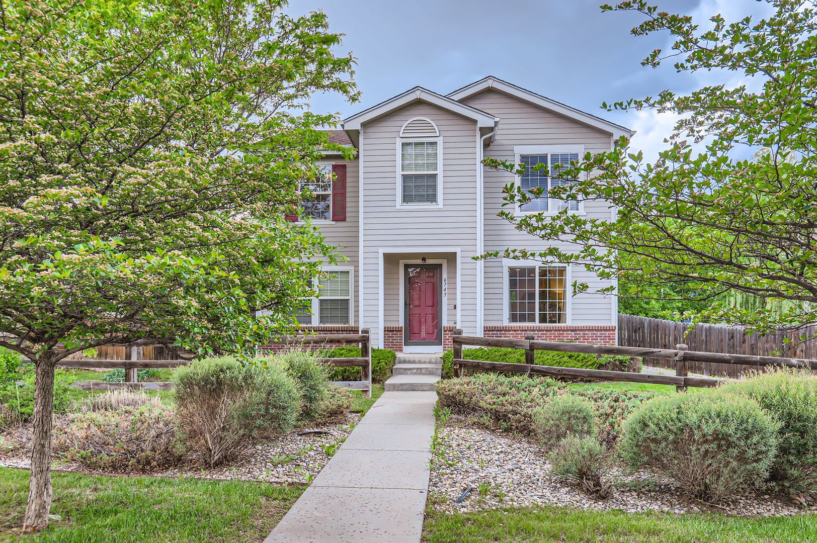 Beautiful 4 Bedroom 2 Bath Home With Serene Outdoor Space In Provincetowne Initial Lease Term Through May 2027 – photo 3