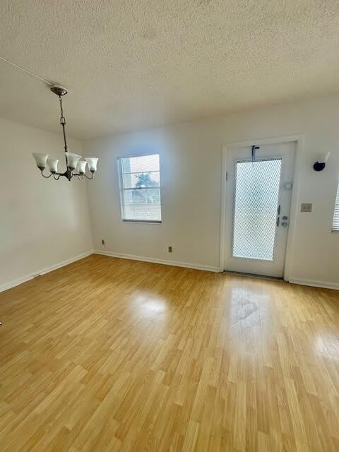 3063 Ainslie D – photo 4