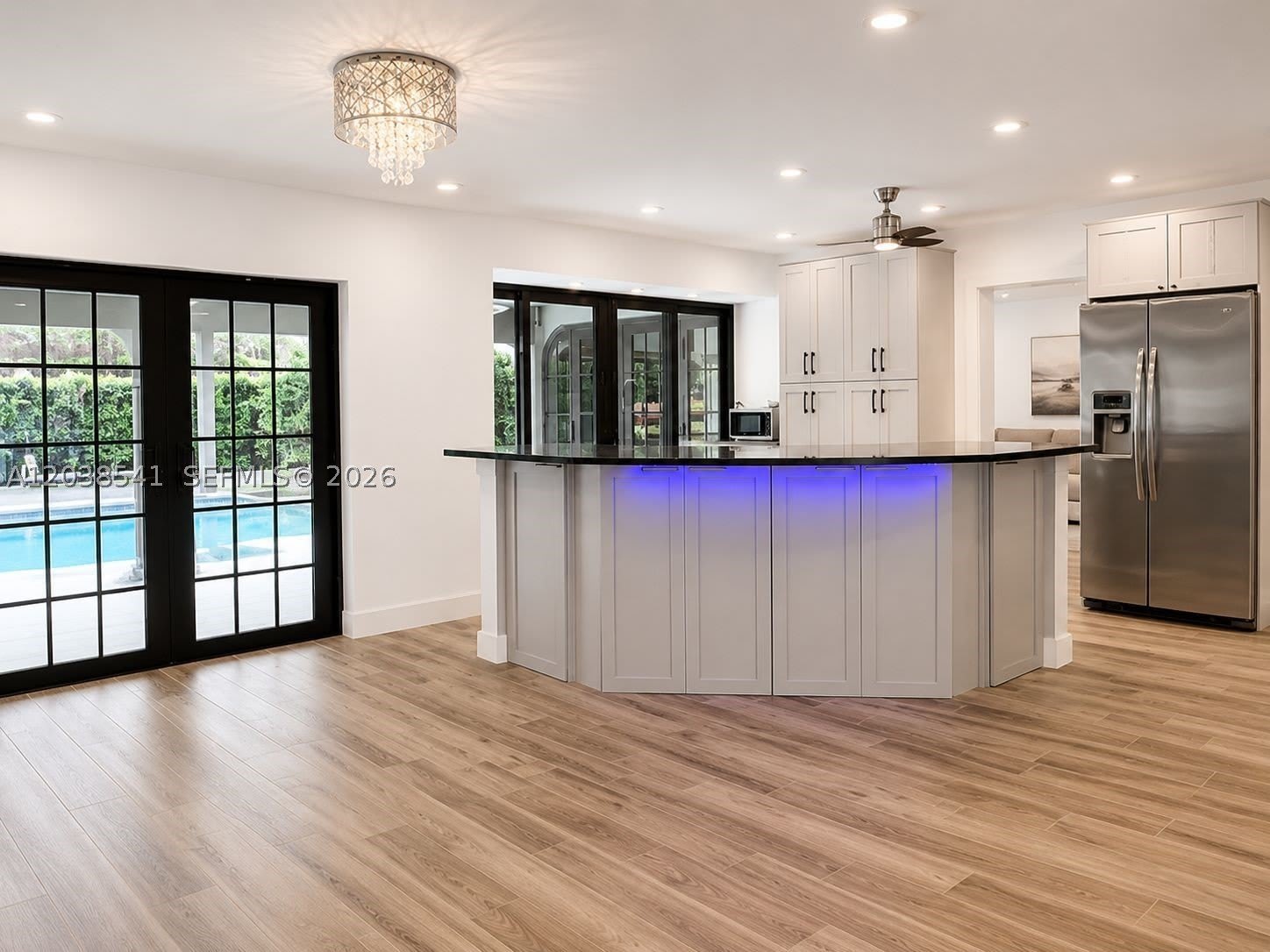 4718 Roosevelt St – photo 3