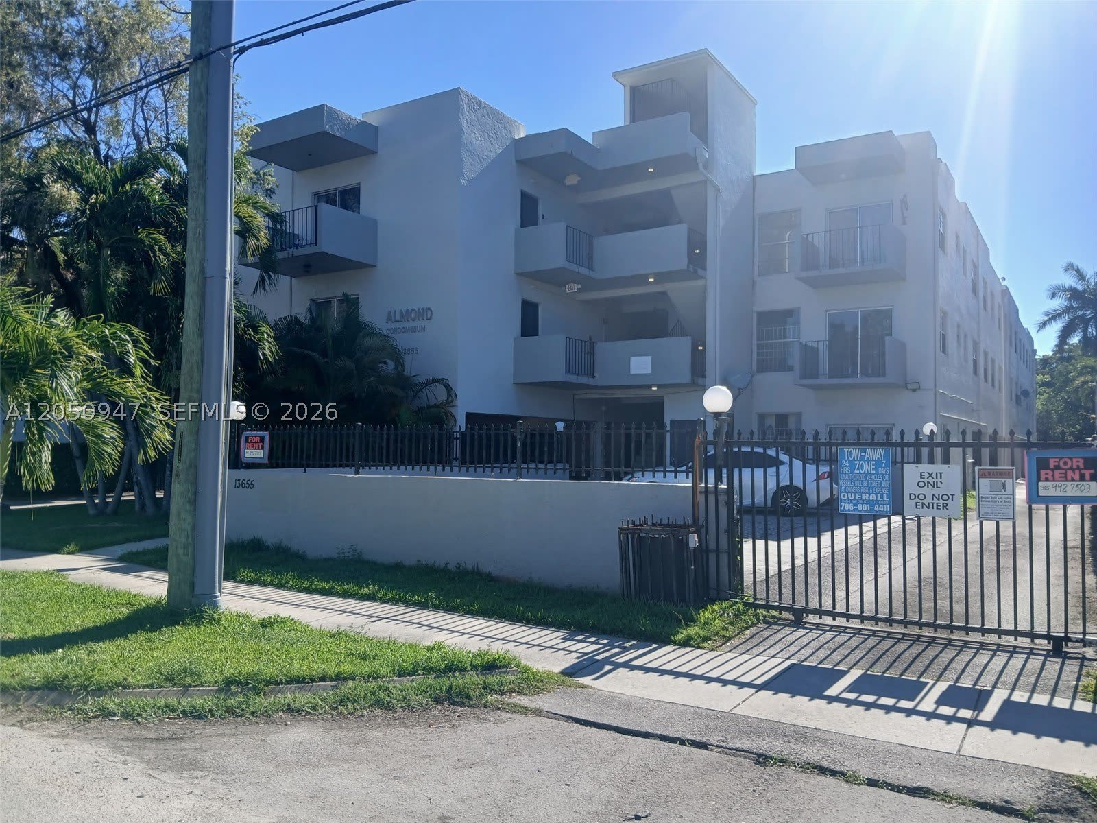 13655 NE 3rd Ct – photo 1