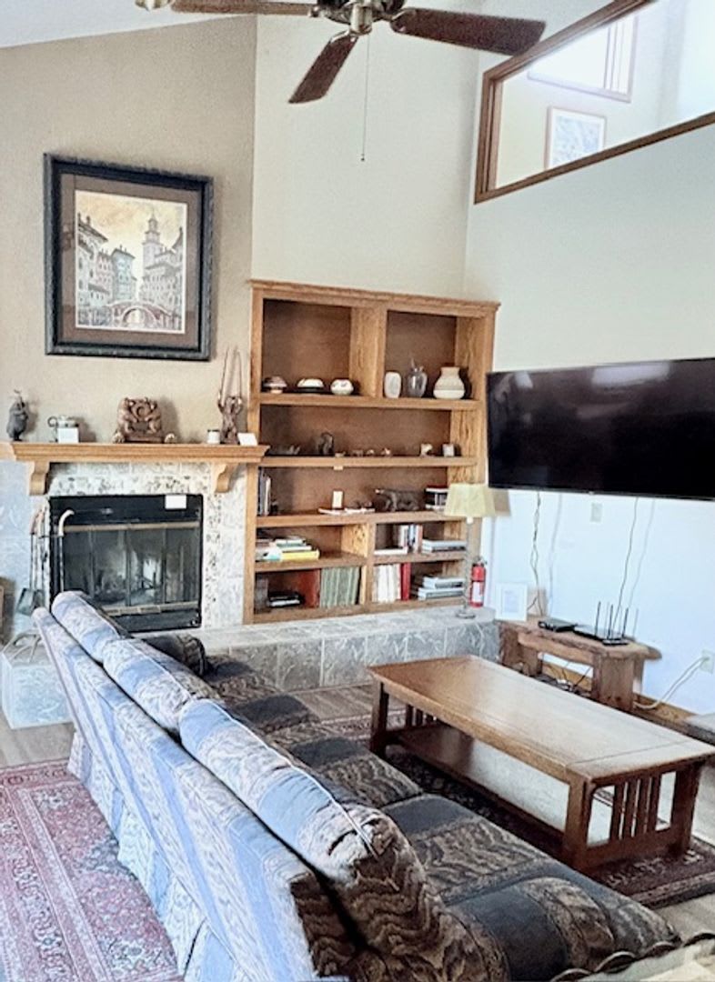 Stunning 3 Bedroom 2 Story Townhome For Rent 3 000 Sq Ft – photo 2