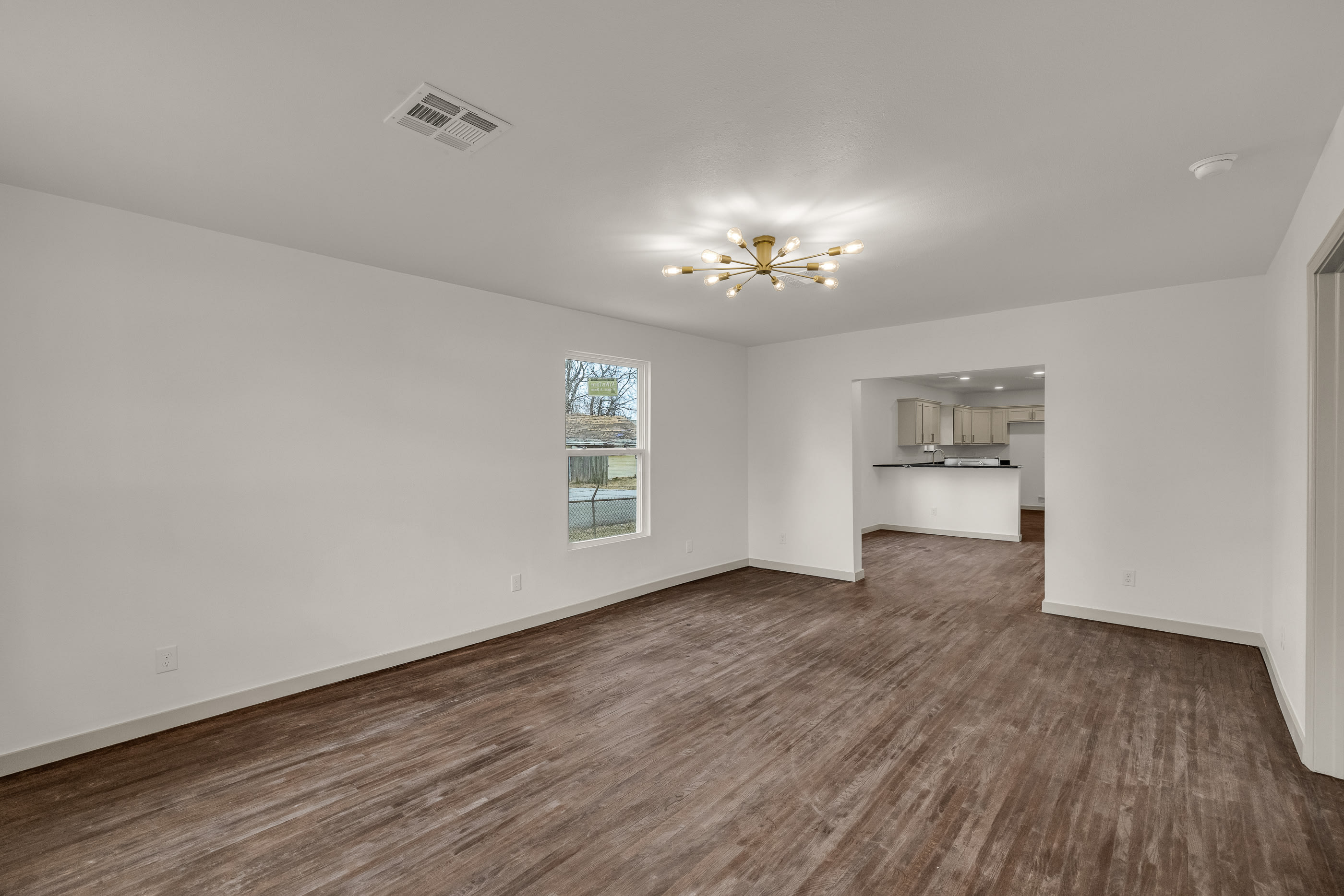 1017 West Newton Street – photo 3