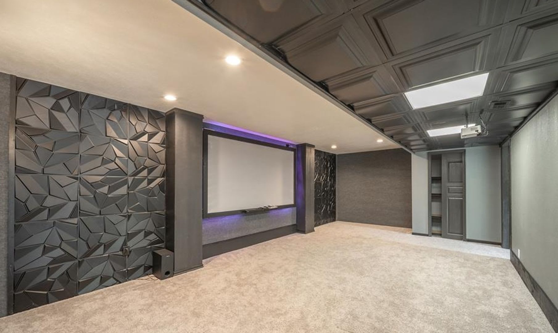 6 Bedroom 3 Bath With Theater And So Much More – photo 4