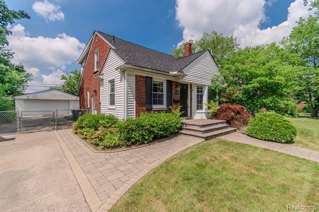 4355 Elmwood Avenue – photo 3