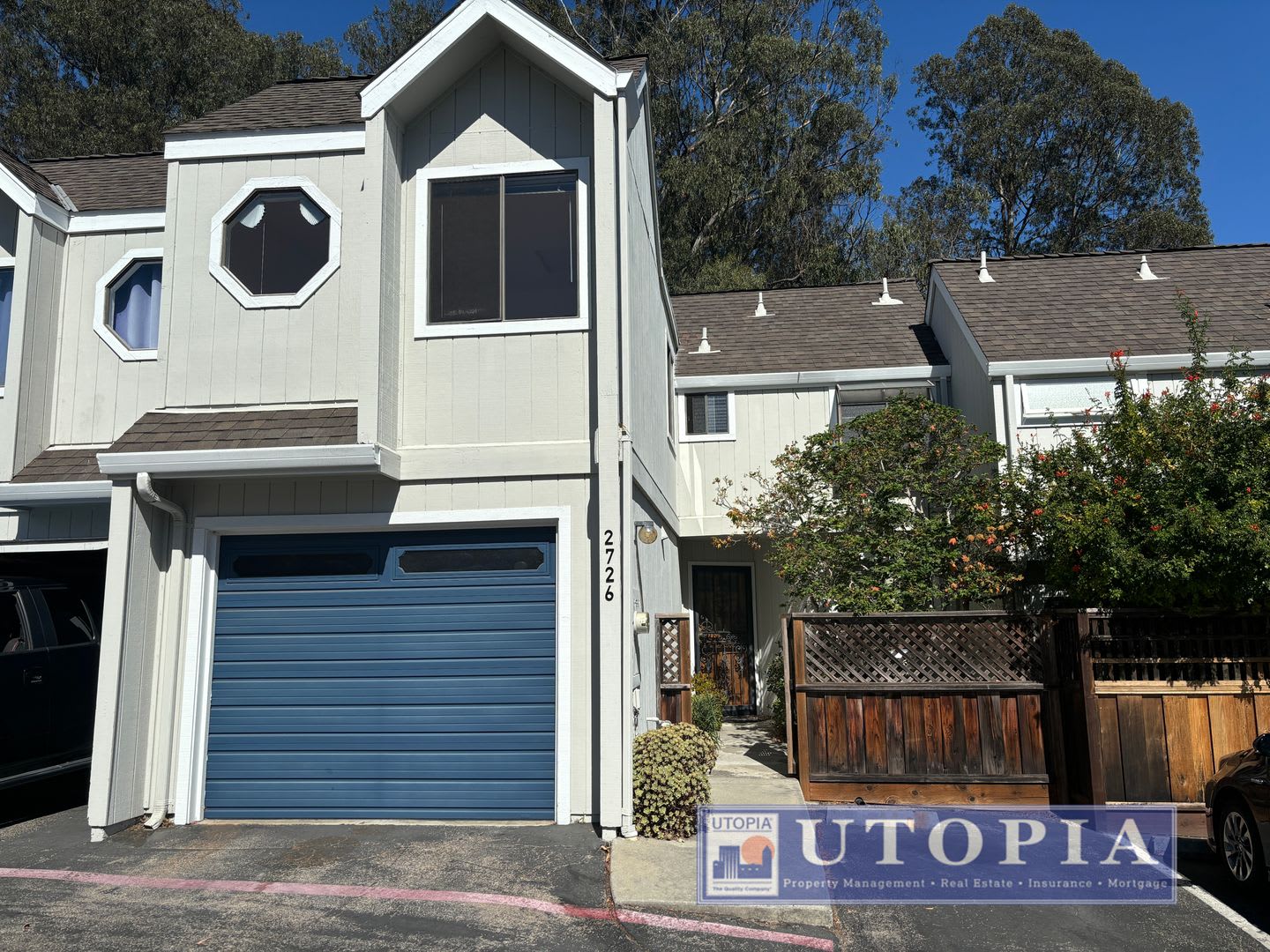 Charming Santa Cruz Townhouse 3 Beds 2 5 Baths With Private Patio Spacious Layout And Prime Location – photo 1