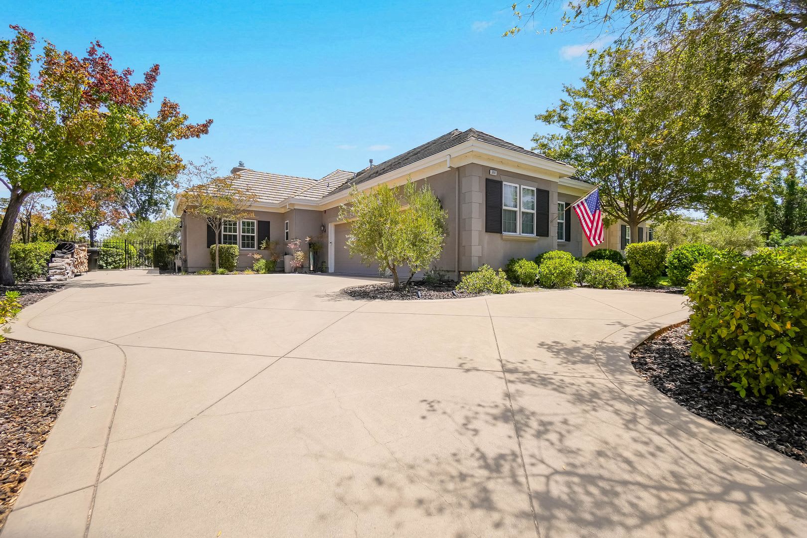 6BD/4.5BA Single Story Home in Ruby Hill + Office, Backyard Pool, and Spa! – photo 4