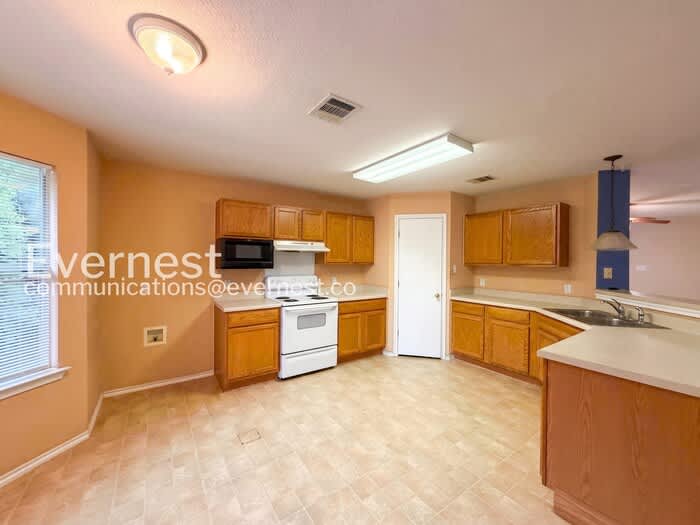 109 Covey Lane – photo 2