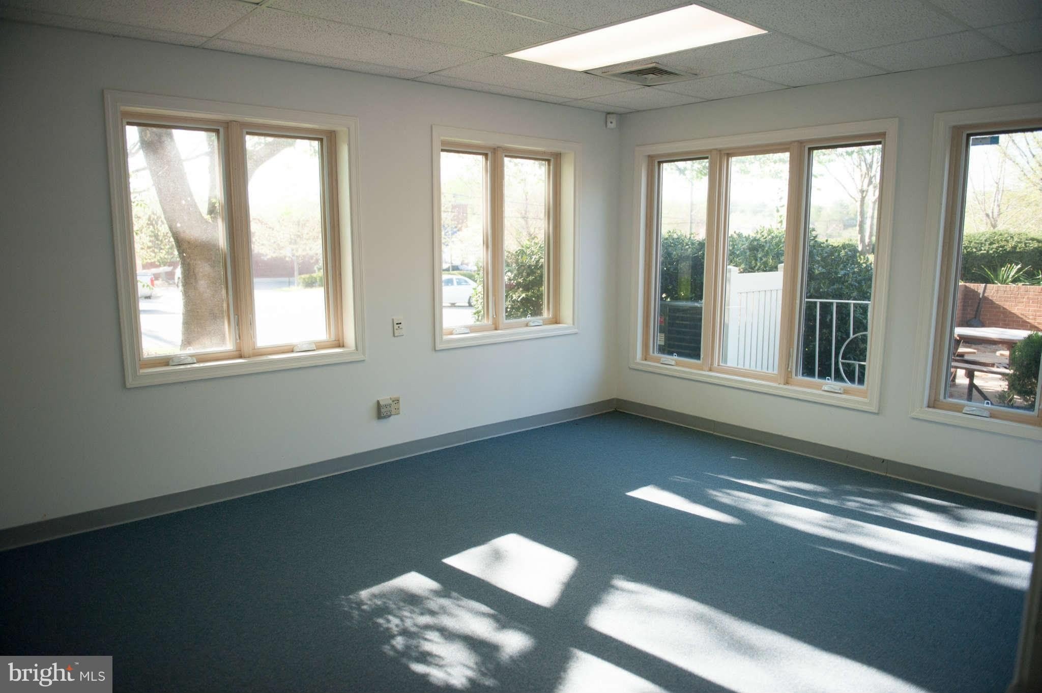 3607 CHAIN BRIDGE Road – photo 3