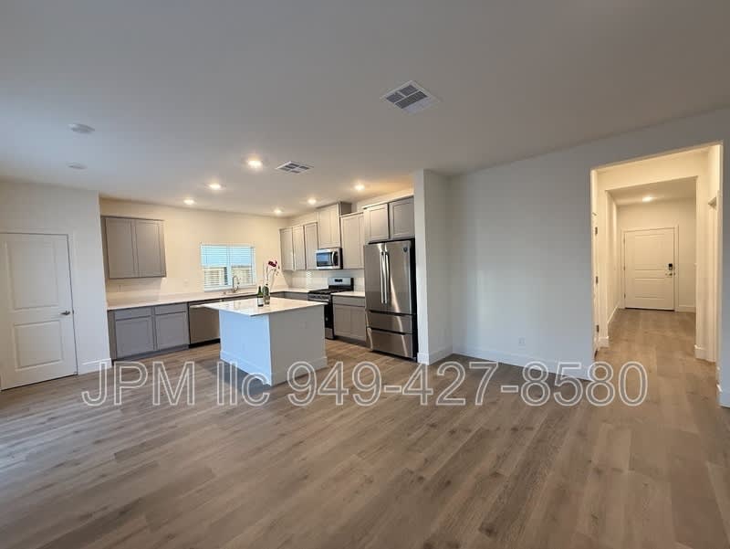 7930 Evaporite Dr – photo 3